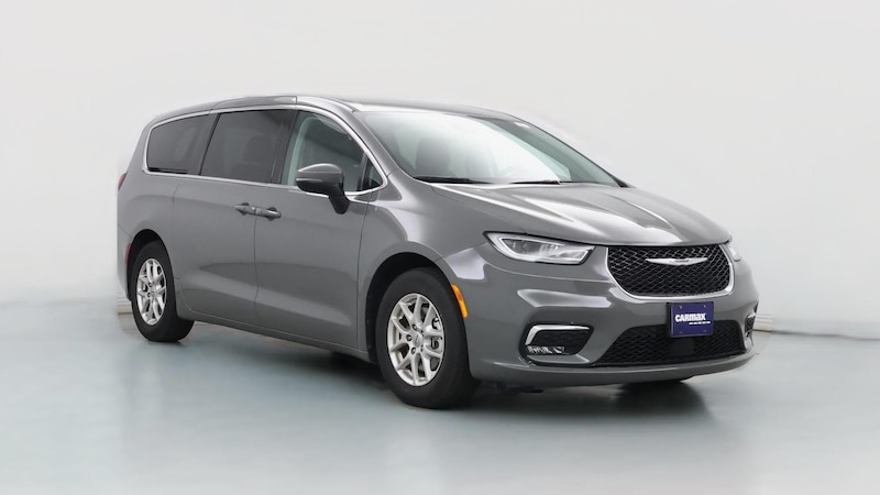 2023 Chrysler Pacifica Touring L Hero Image
