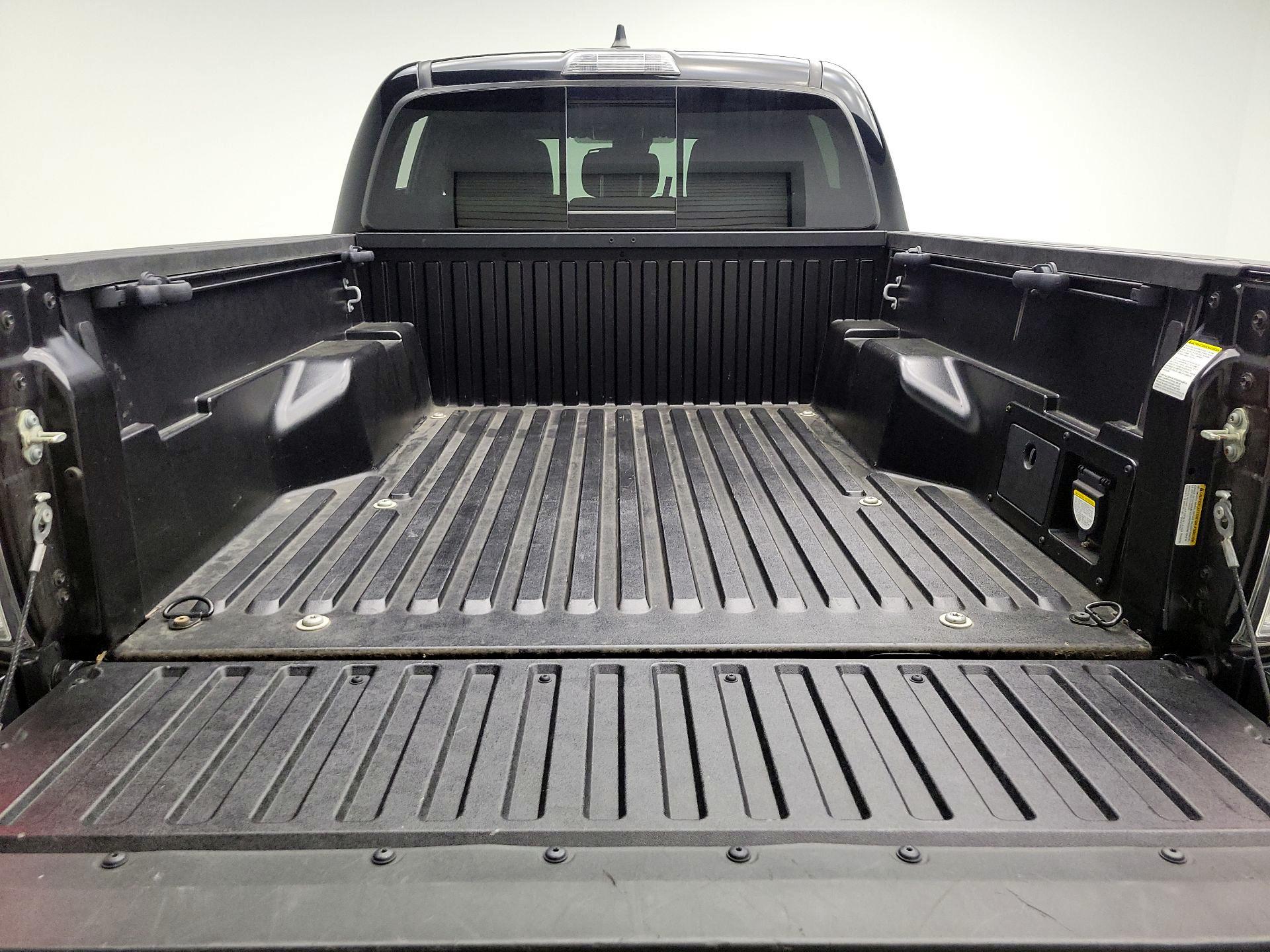 Thumbnail: 2021 Toyota Tacoma - 19