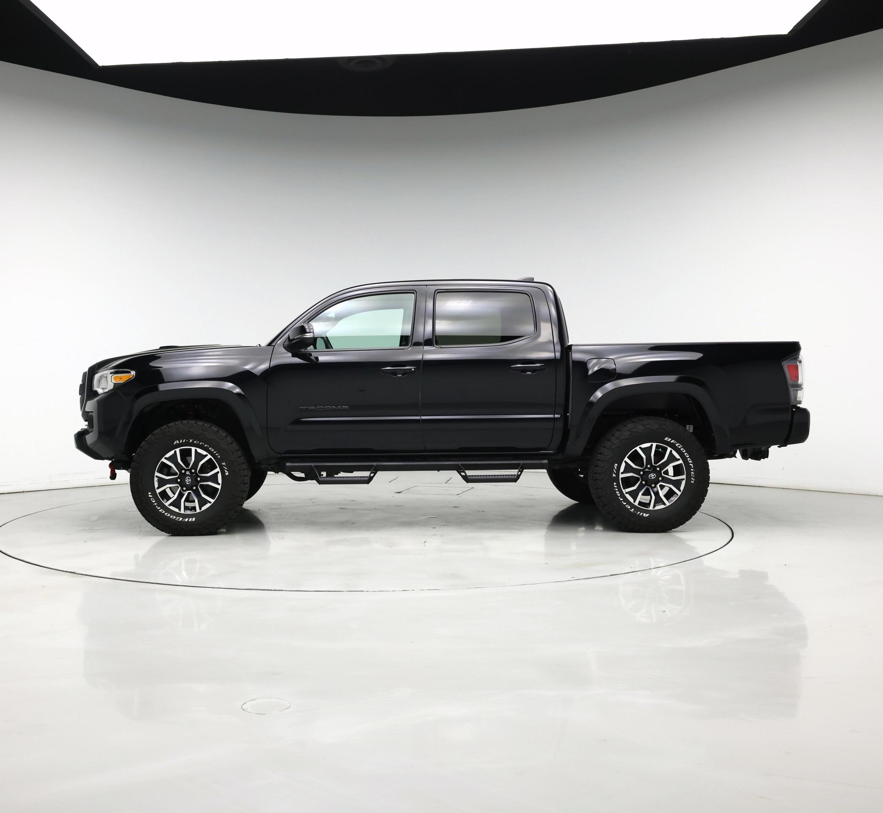 Thumbnail: 2021 Toyota Tacoma - 3