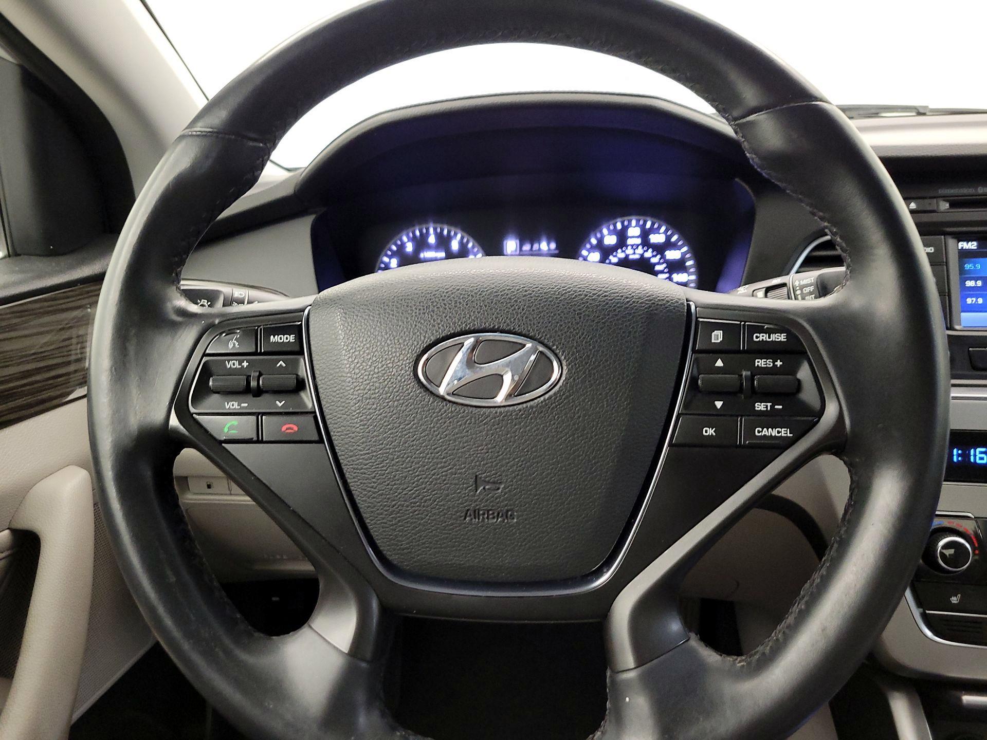 Thumbnail: 2015 Hyundai Sonata - 10