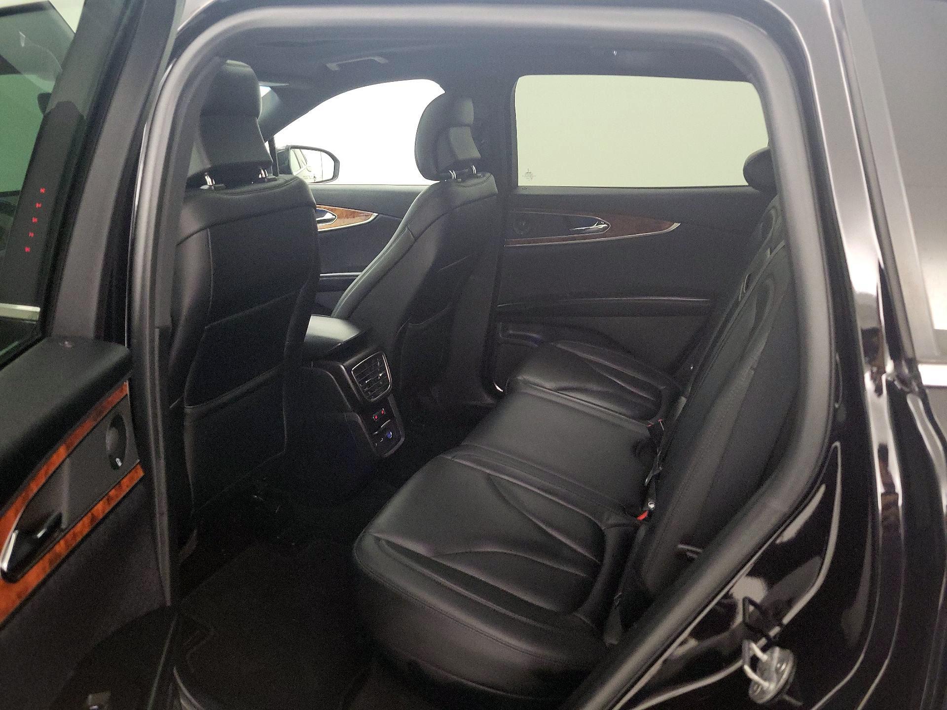 Thumbnail: 2019 Lincoln Nautilus - 19