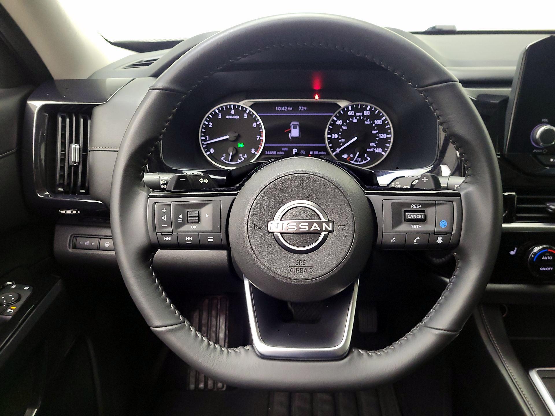 Thumbnail: 2022 Nissan Pathfinder - 10