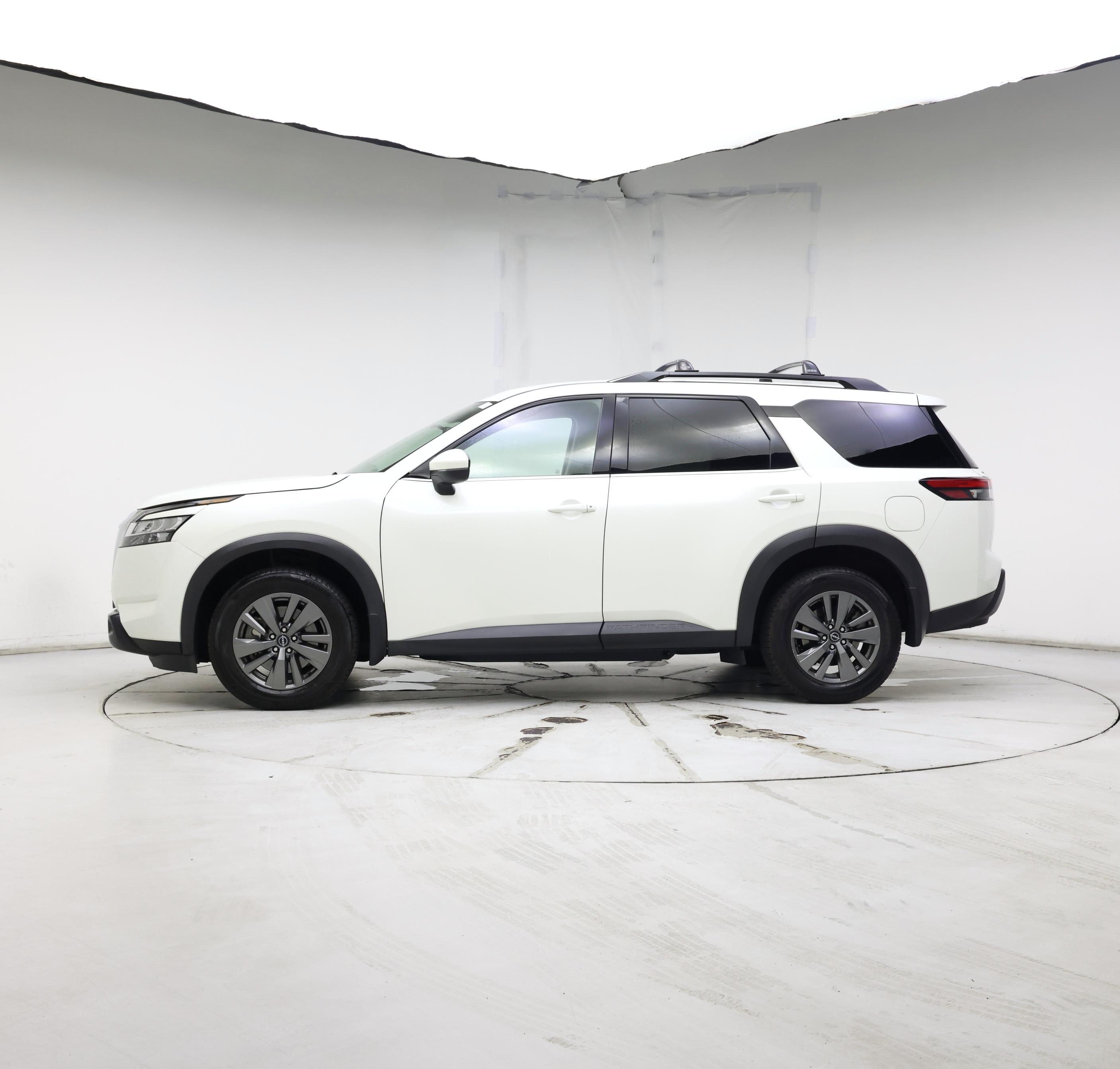 Thumbnail: 2022 Nissan Pathfinder - 3