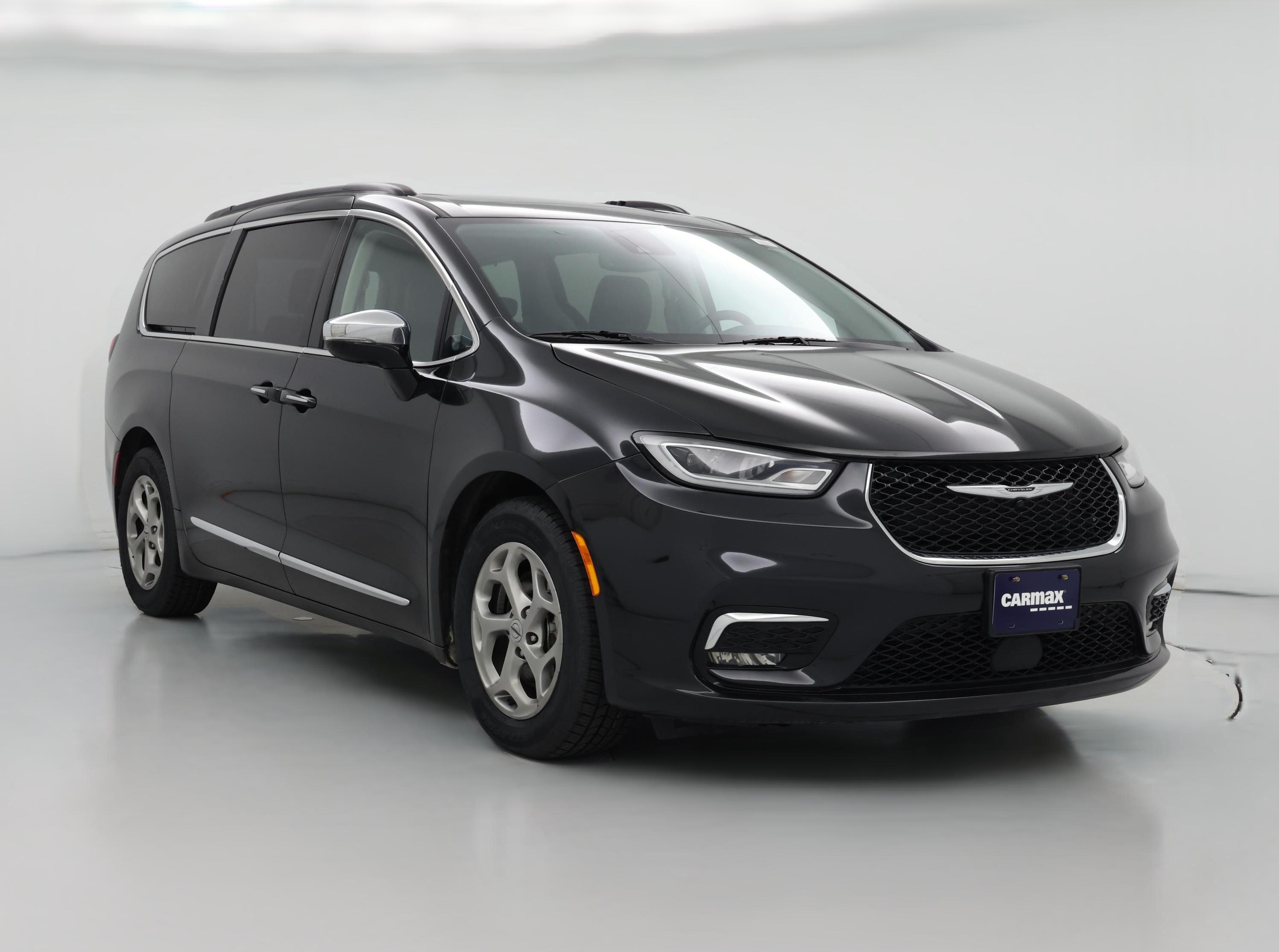 Thumbnail: 2023 Chrysler Pacifica - 1