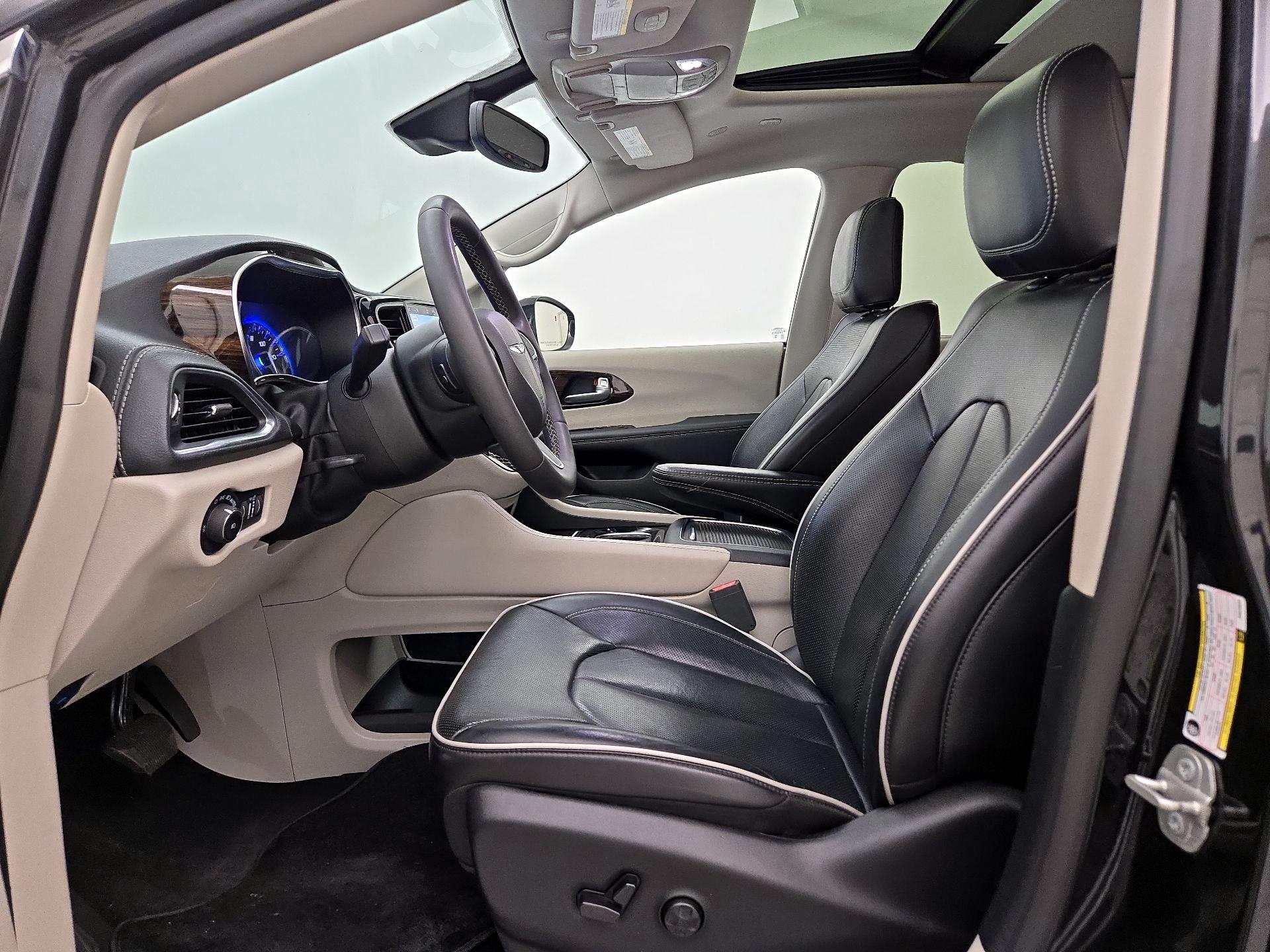 Thumbnail: 2023 Chrysler Pacifica - 11
