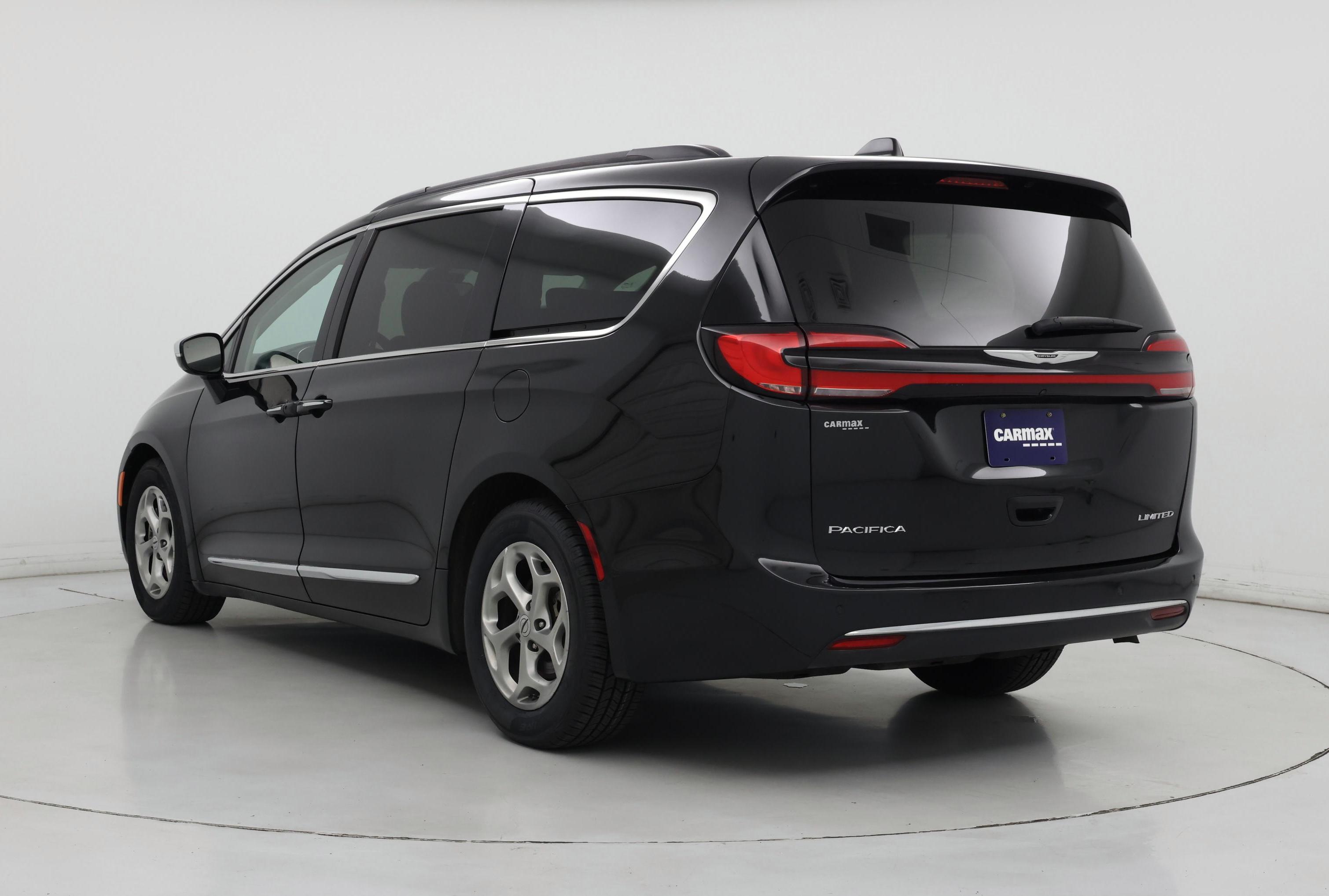 Thumbnail: 2023 Chrysler Pacifica - 2