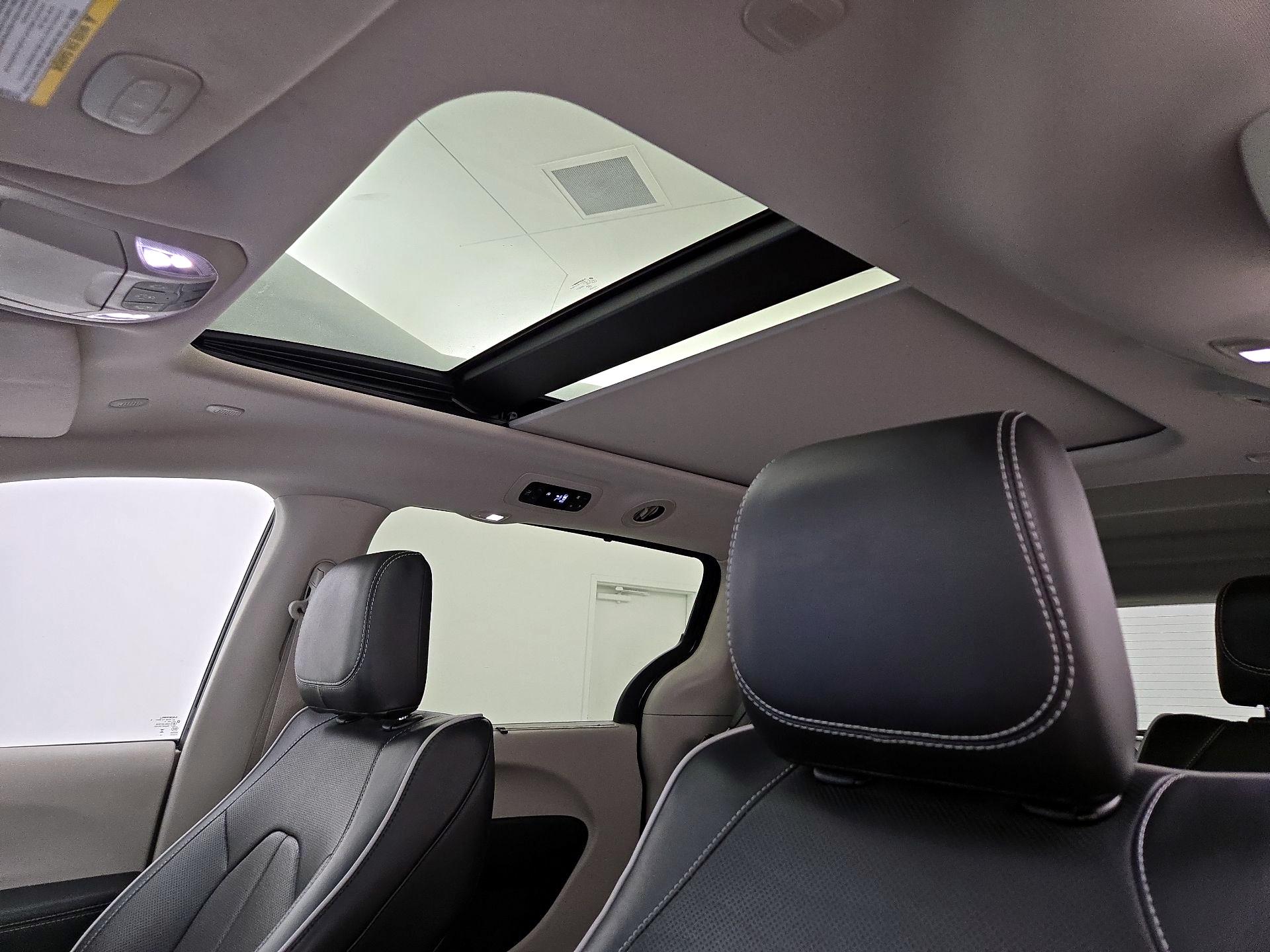 Thumbnail: 2023 Chrysler Pacifica - 20