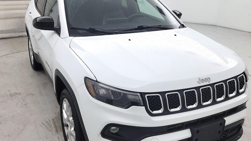 2023 Jeep Compass Latitude Hero Image