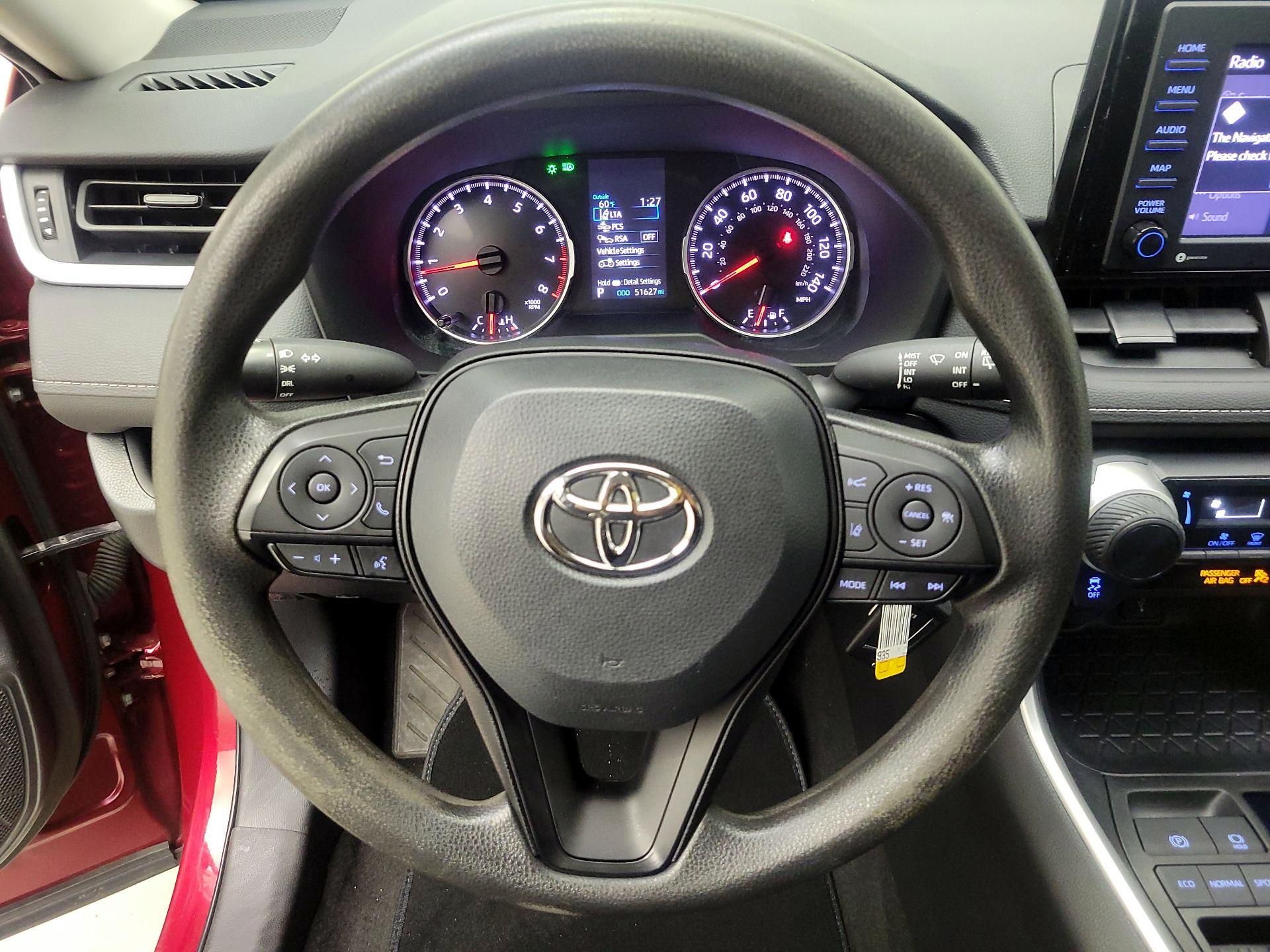 Thumbnail: 2022 Toyota RAV4 - 10