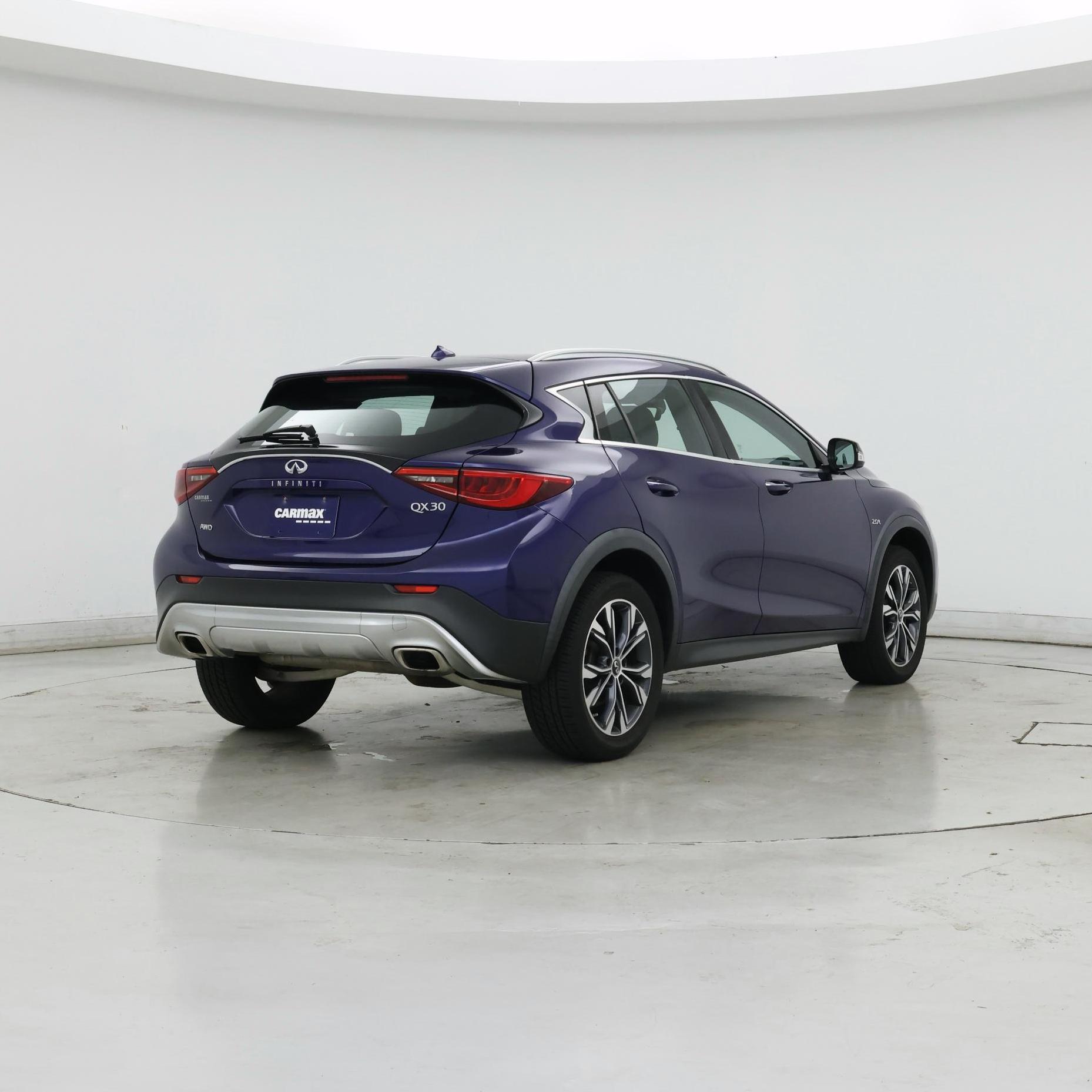 Thumbnail: 2018 INFINITI QX30 - 8