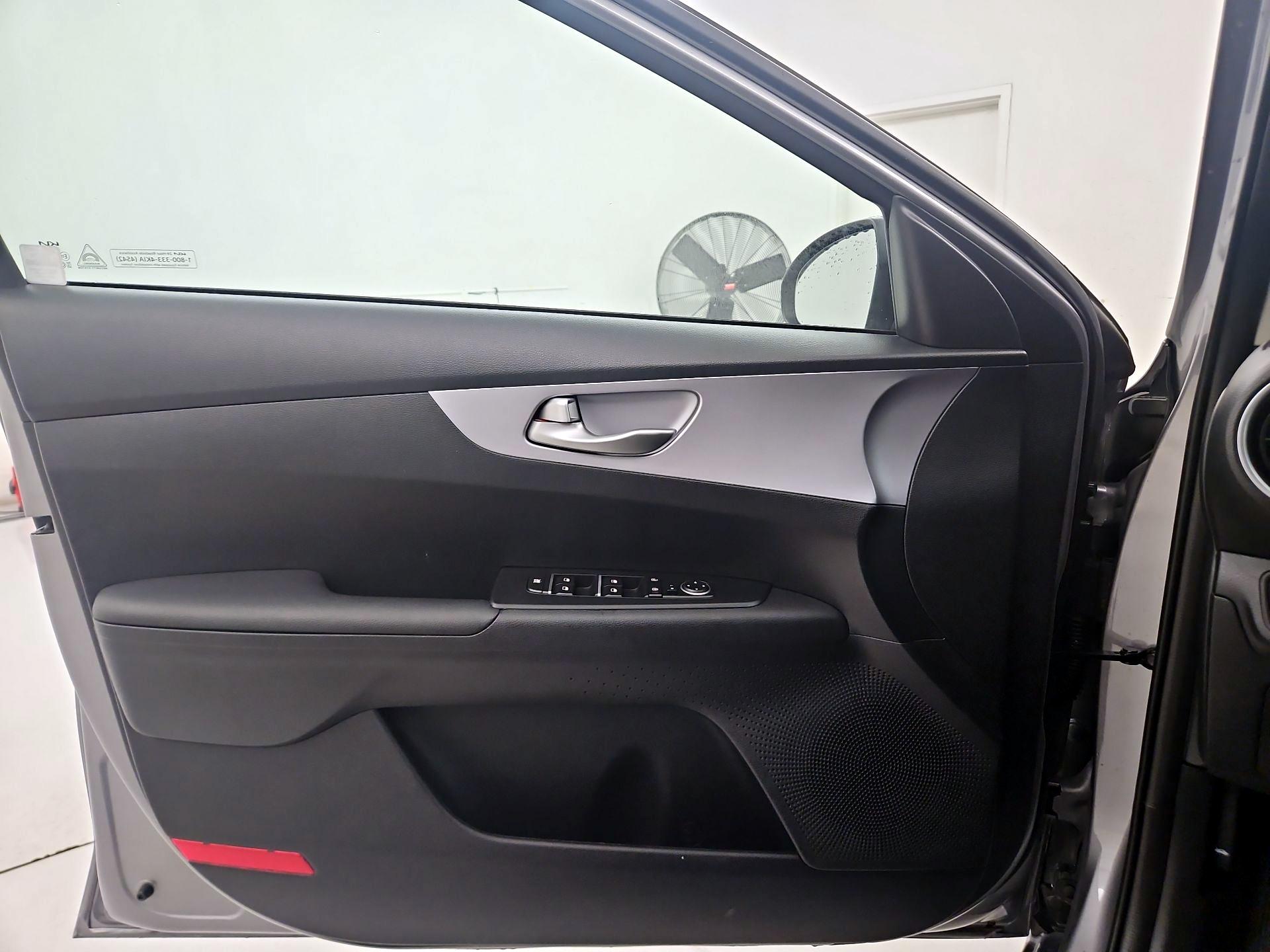 Thumbnail: 2024 Kia Forte - 12