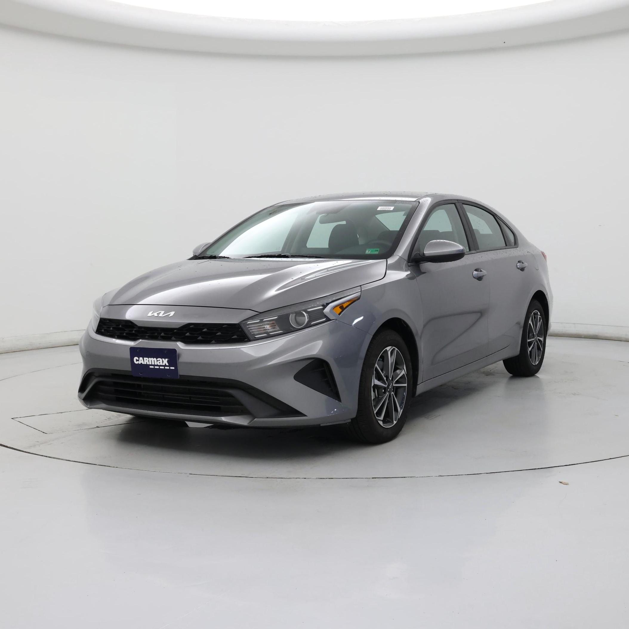 Thumbnail: 2024 Kia Forte - 4