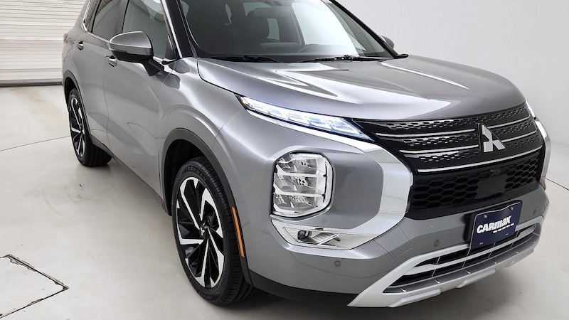 2022 Mitsubishi Outlander SE Hero Image