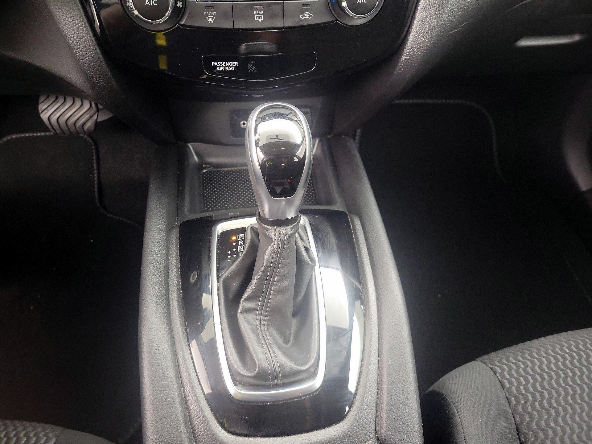 Thumbnail: 2019 Nissan Rogue Sport - 17