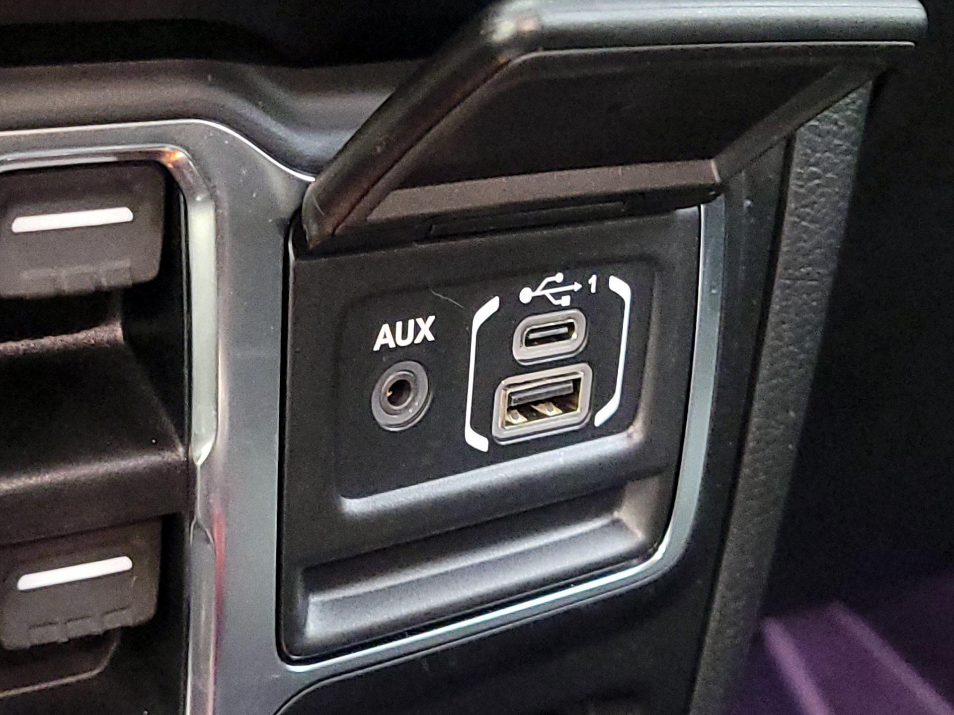 Thumbnail: 2020 Jeep Wrangler - 18