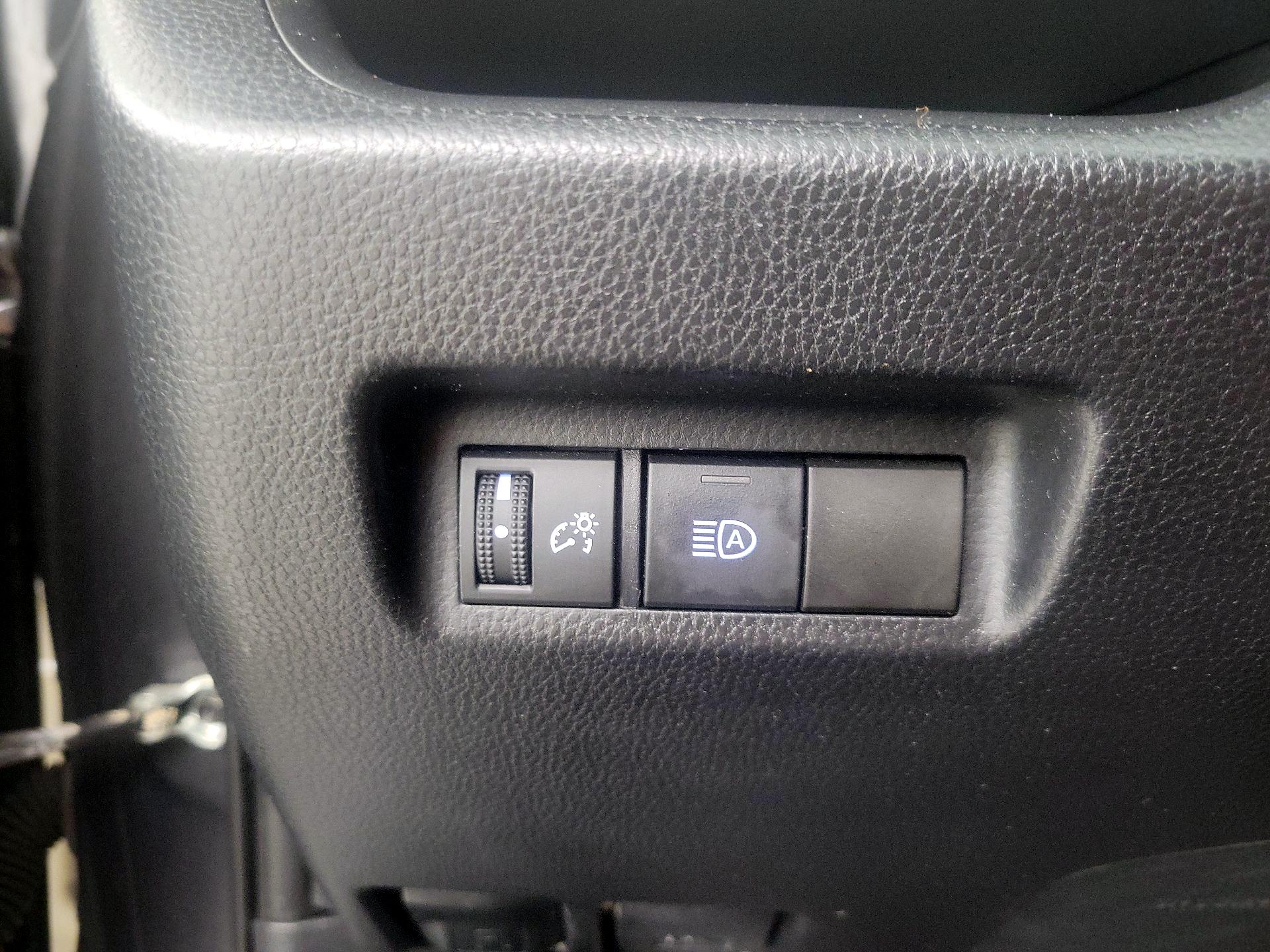 Thumbnail: 2019 Toyota RAV4 - 13