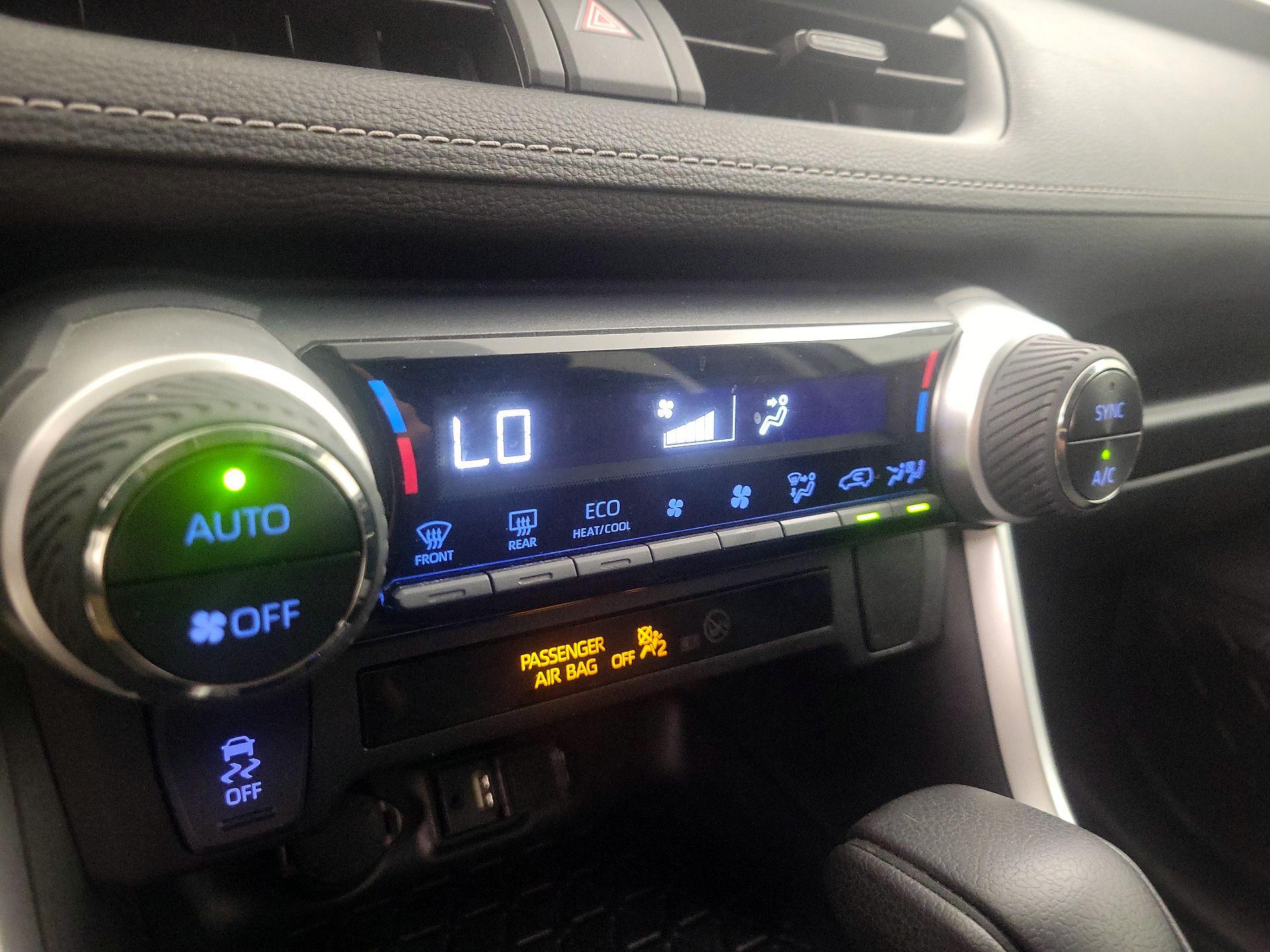 Thumbnail: 2019 Toyota RAV4 - 16