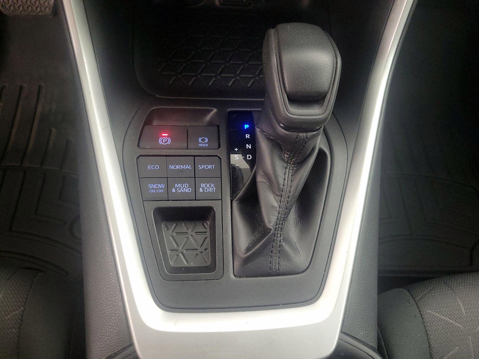 Thumbnail: 2019 Toyota RAV4 - 17