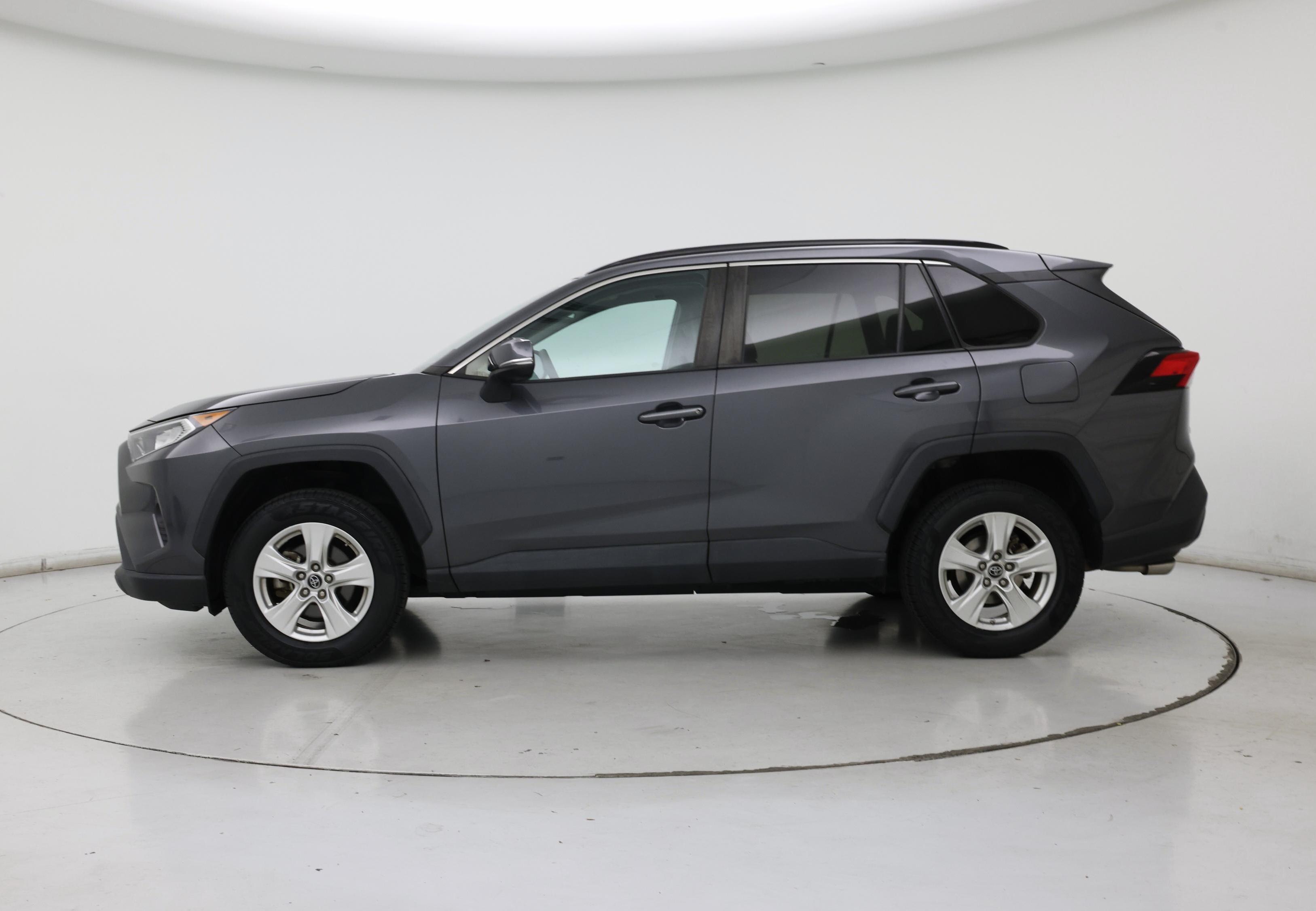 Thumbnail: 2019 Toyota RAV4 - 3
