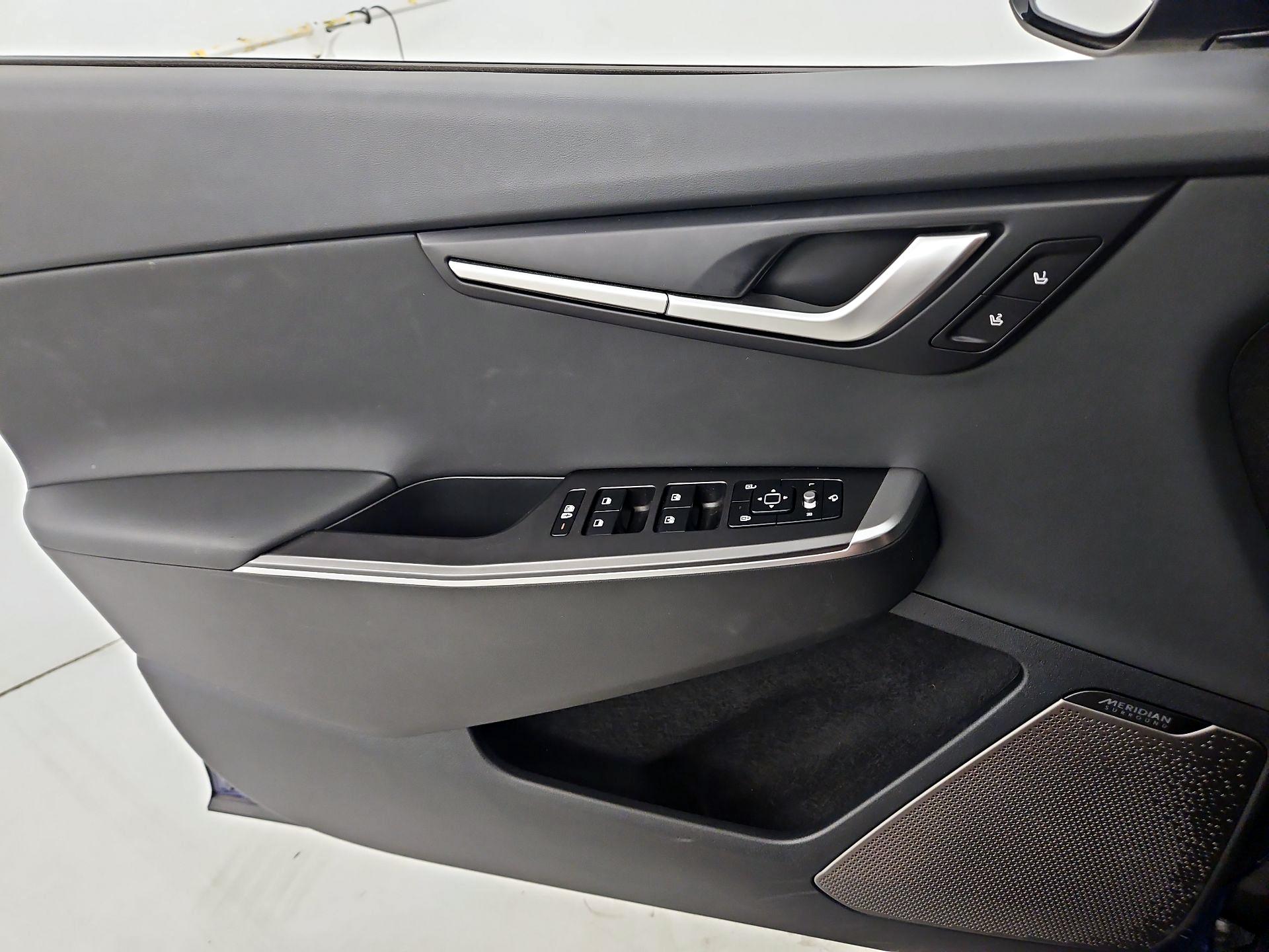 Thumbnail: 2023 Kia EV6 - 12
