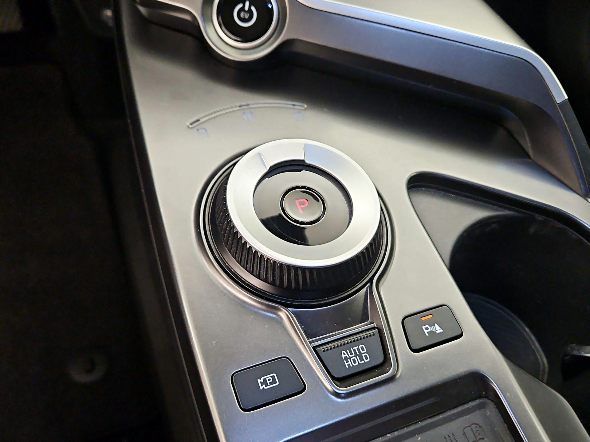 Thumbnail: 2023 Kia EV6 - 18
