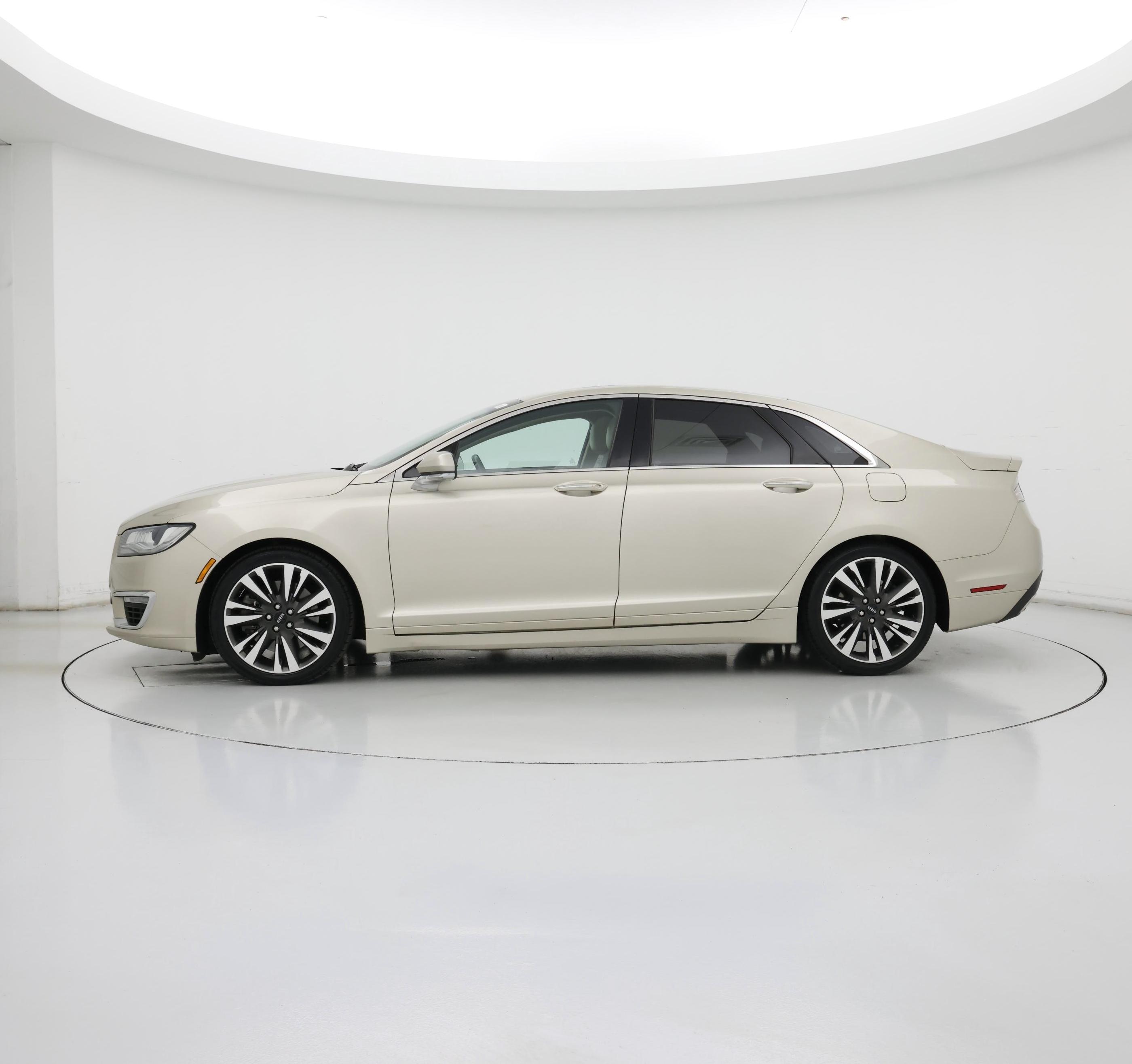 Thumbnail: 2017 Lincoln MKZ - 3