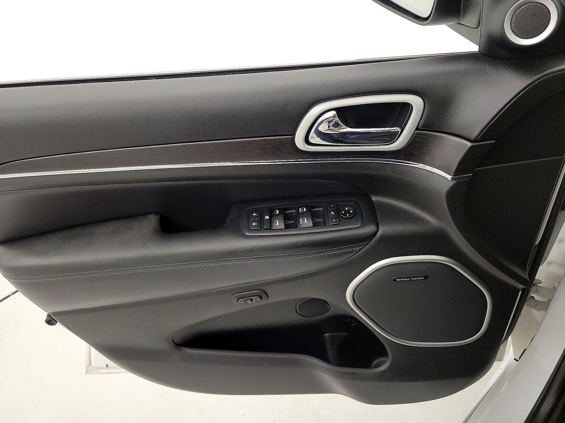 Thumbnail: 2019 Jeep Grand Cherokee - 12