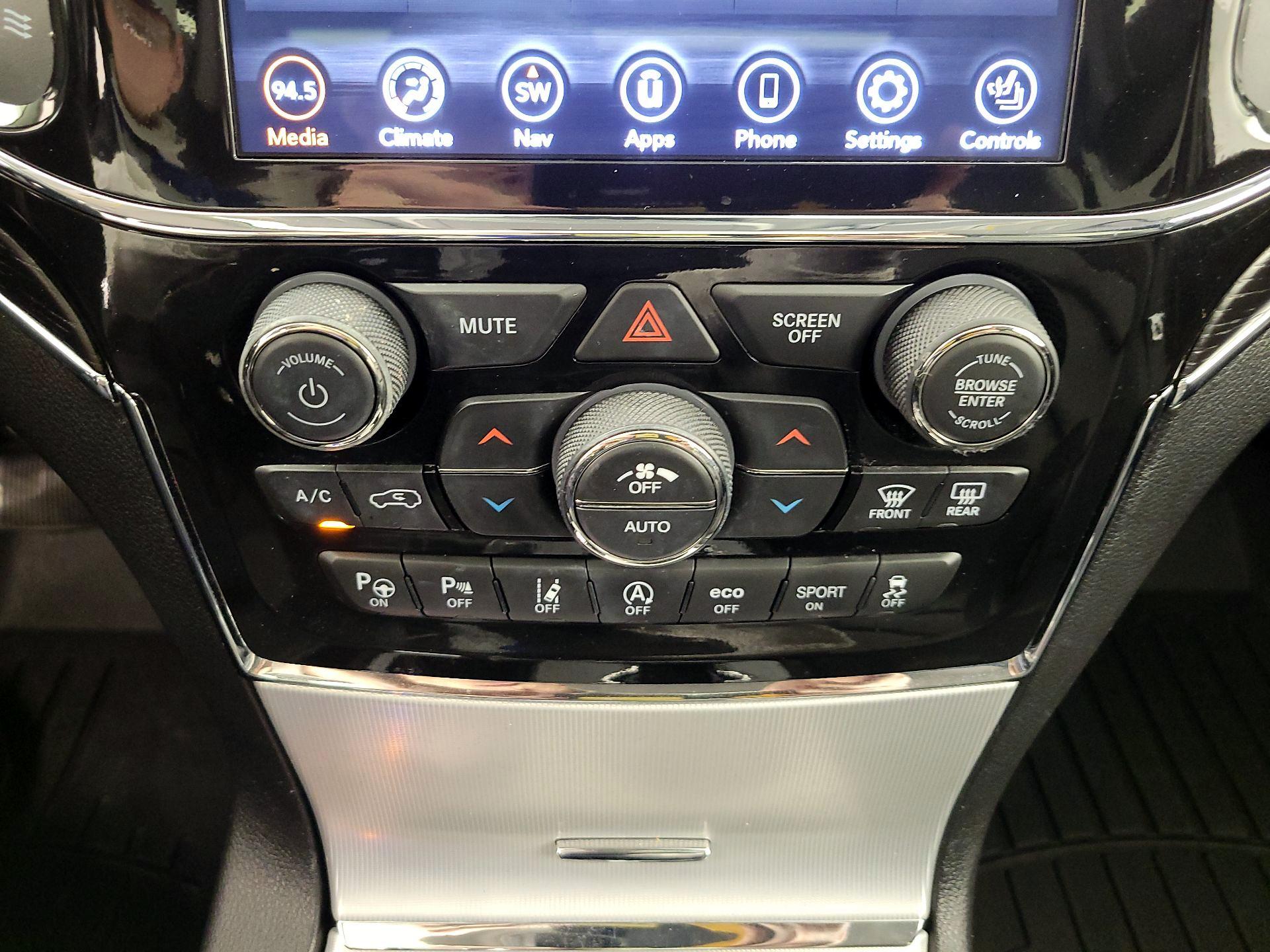 Thumbnail: 2019 Jeep Grand Cherokee - 17