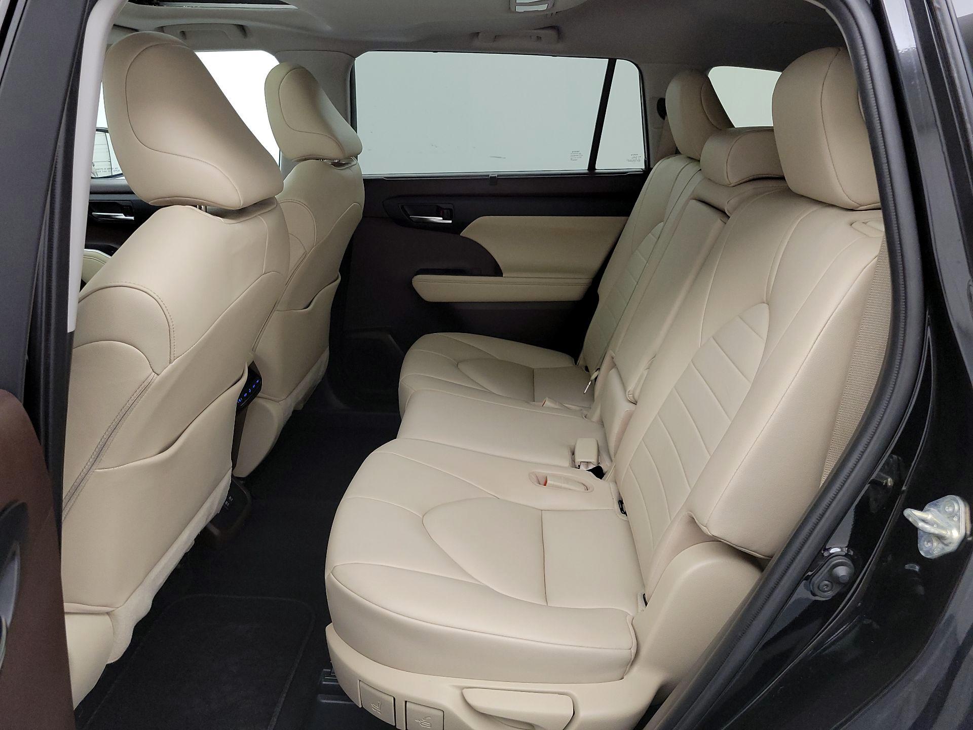 Thumbnail: 2020 Toyota Highlander - 19