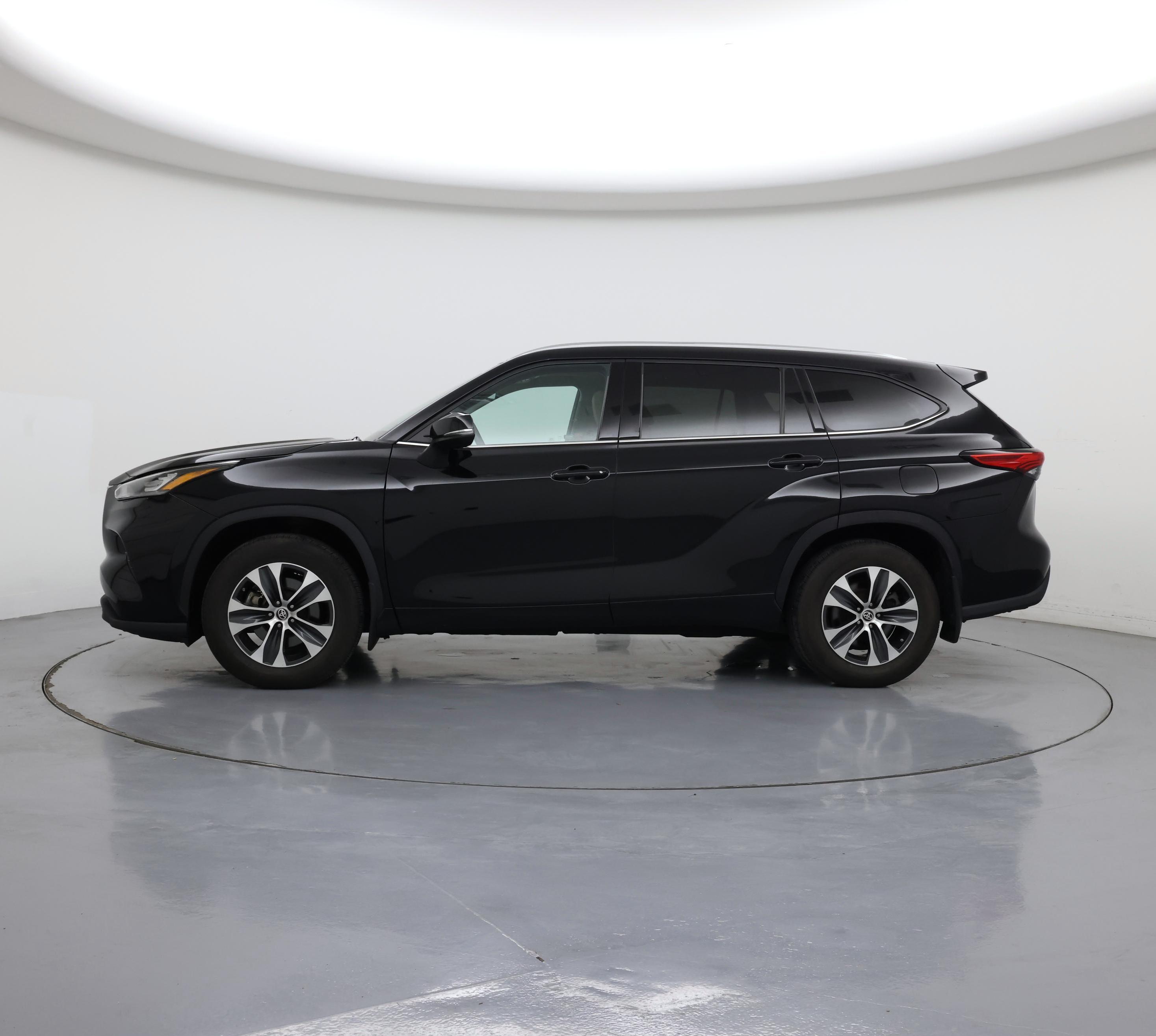 Thumbnail: 2020 Toyota Highlander - 3