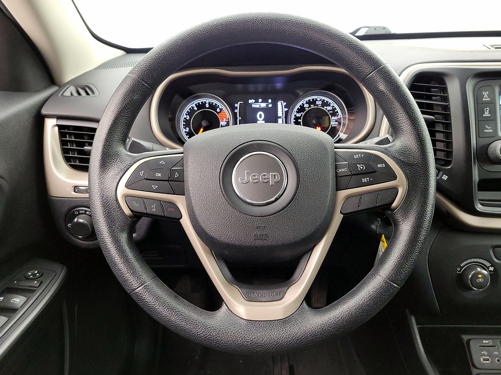 Thumbnail: 2016 Jeep Cherokee - 10