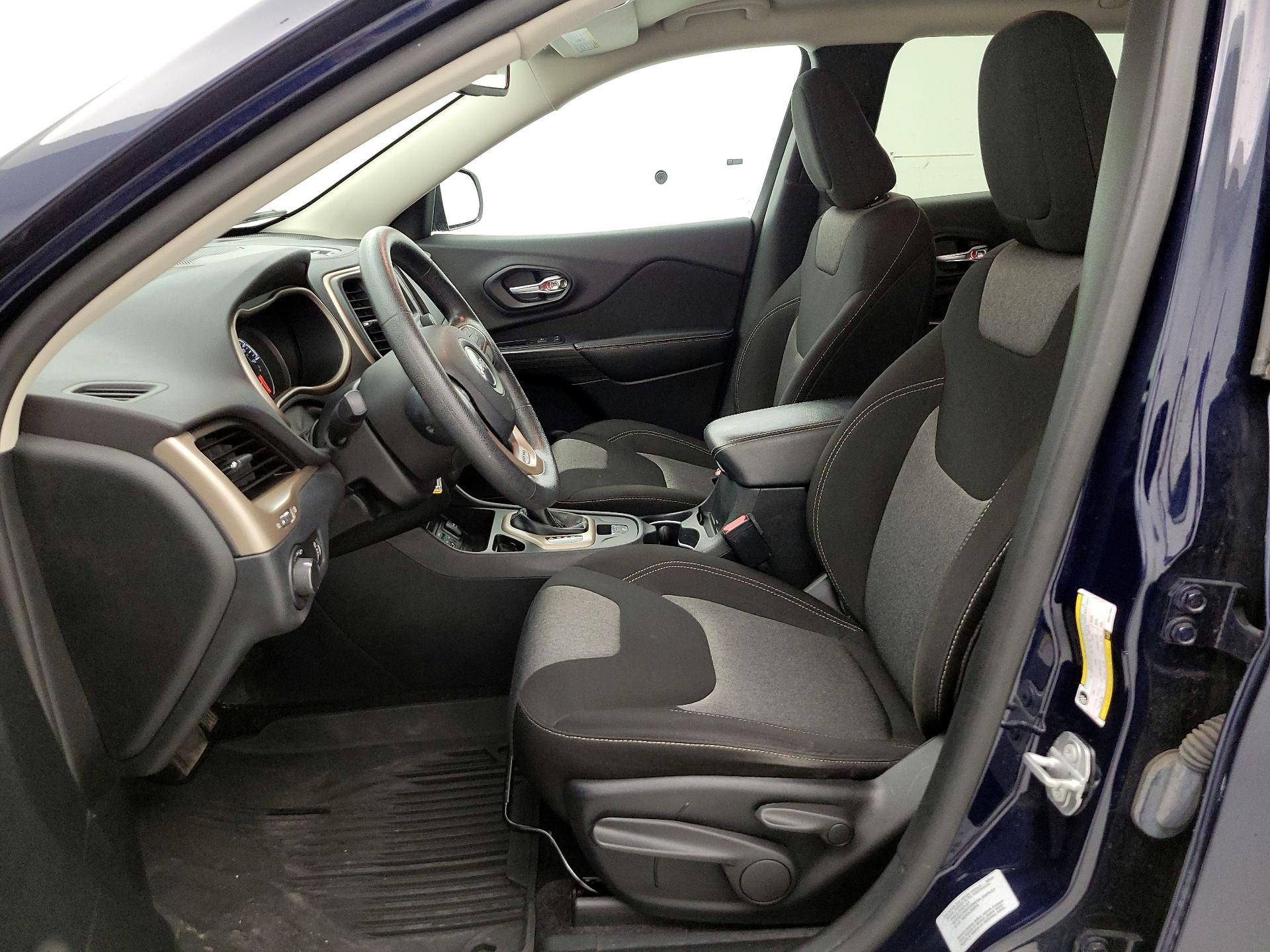 Thumbnail: 2016 Jeep Cherokee - 11