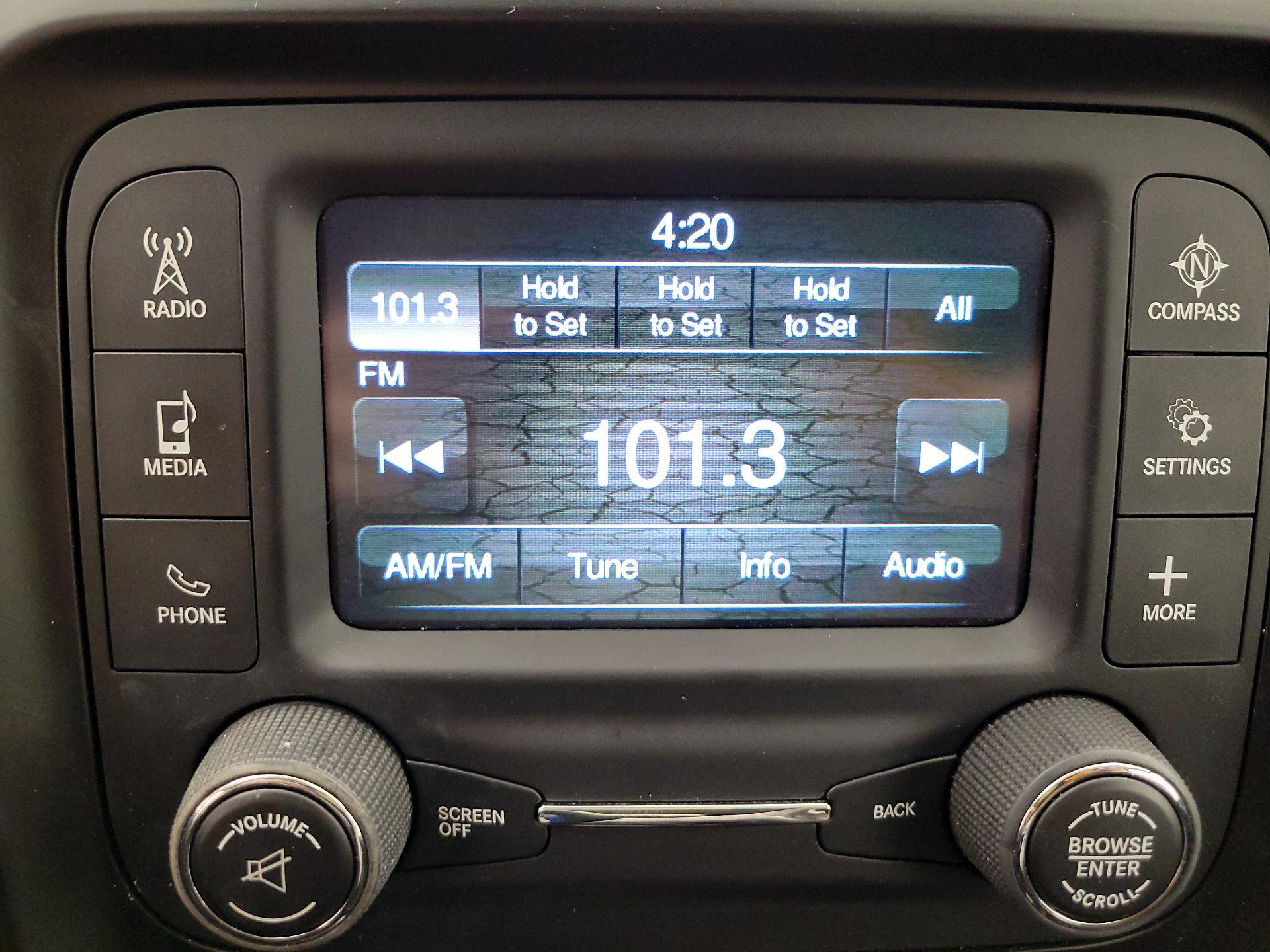 Thumbnail: 2016 Jeep Cherokee - 15