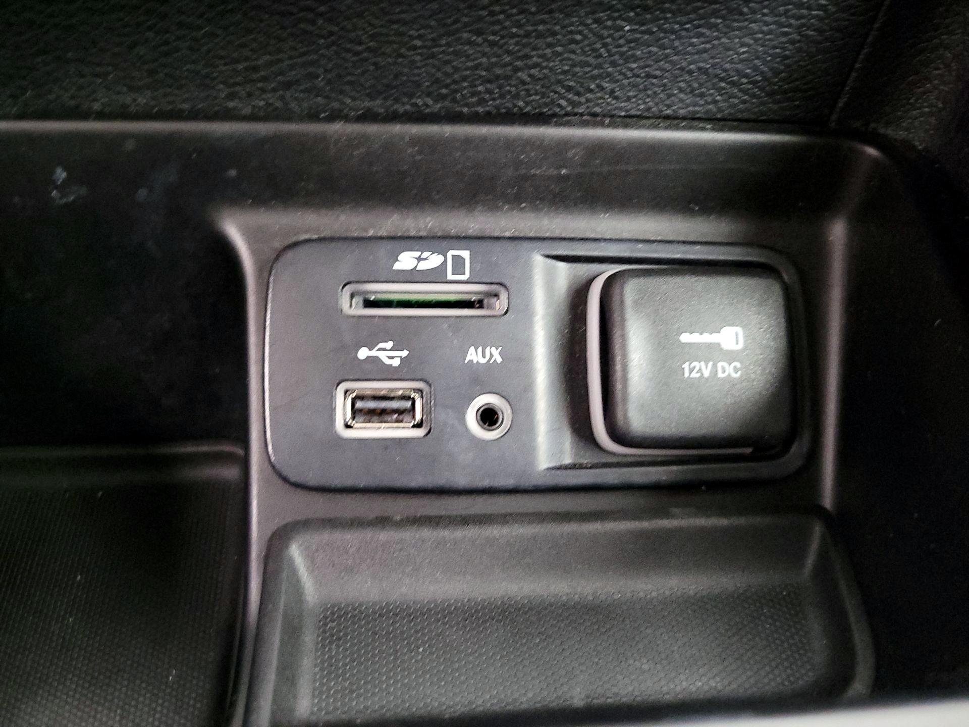 Thumbnail: 2016 Jeep Cherokee - 18