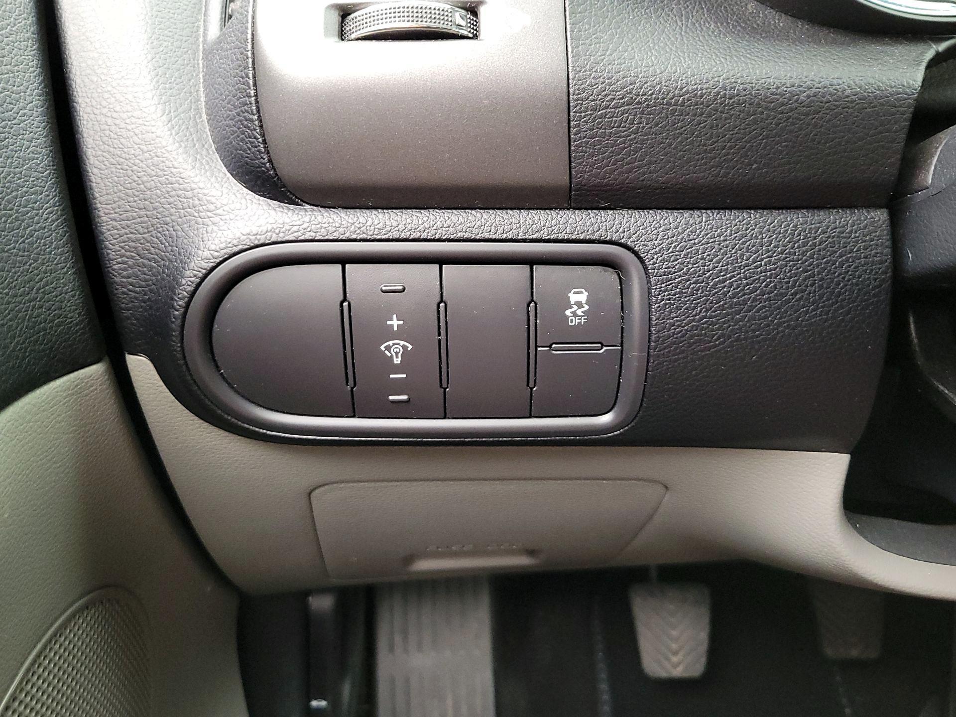 Thumbnail: 2016 Kia Forte - 13