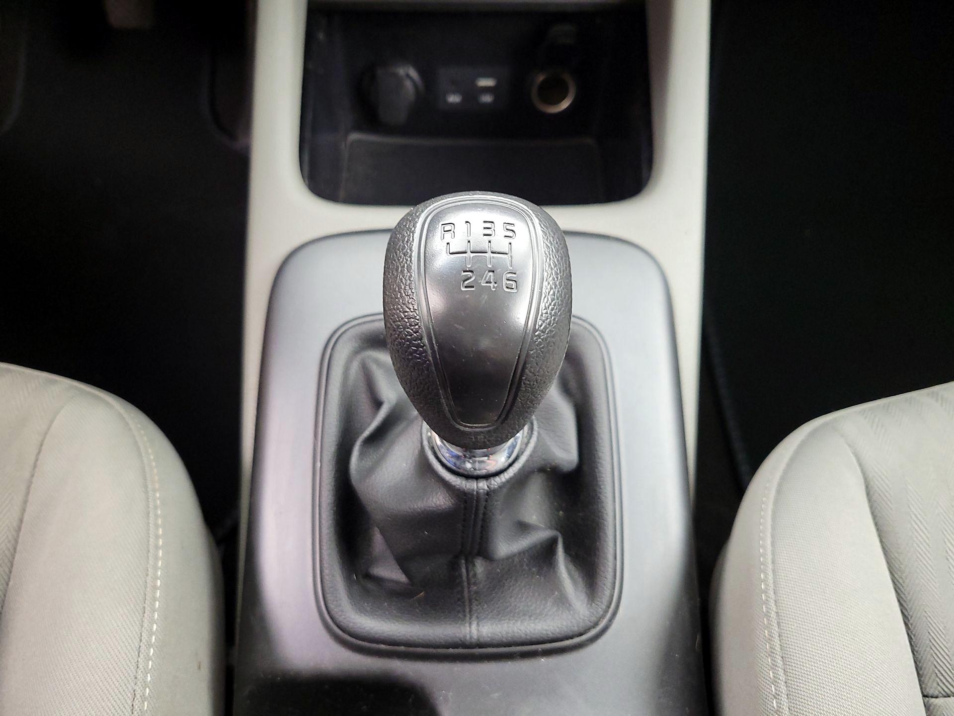 Thumbnail: 2016 Kia Forte - 16