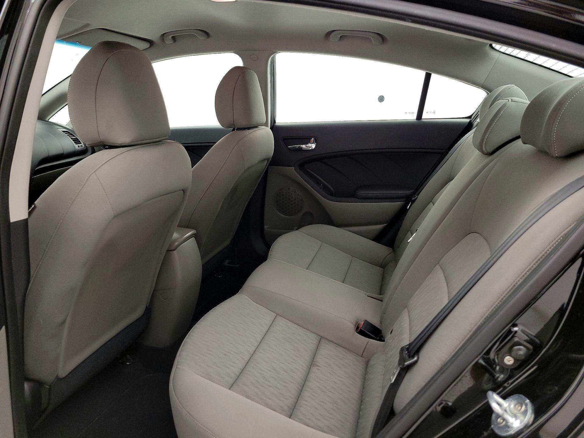 Thumbnail: 2016 Kia Forte - 18