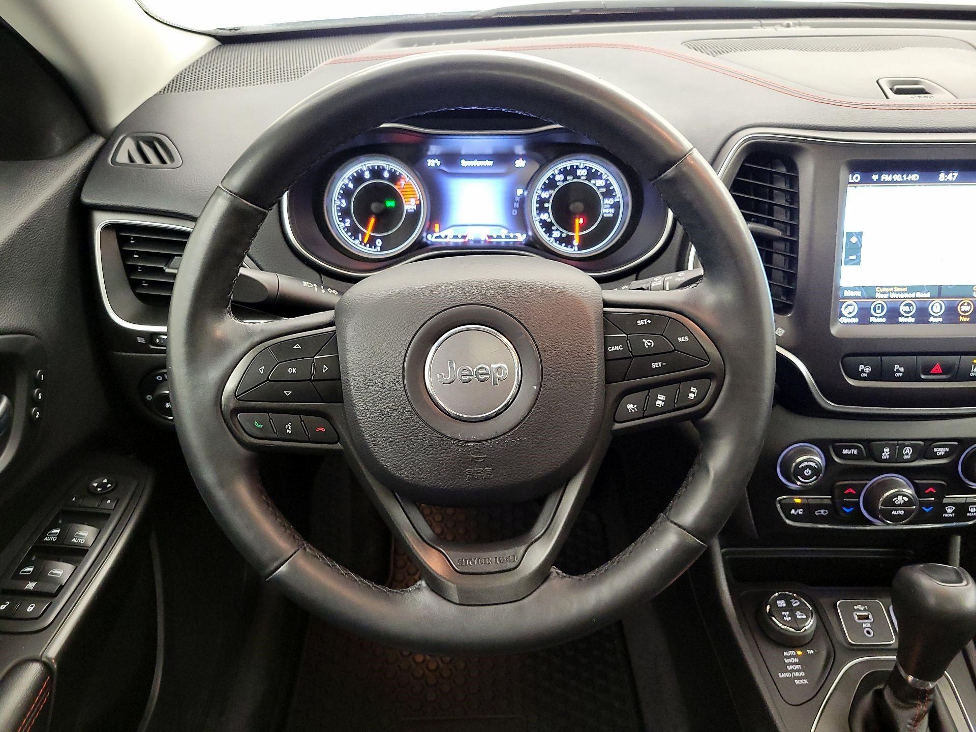 Thumbnail: 2019 Jeep Cherokee - 10