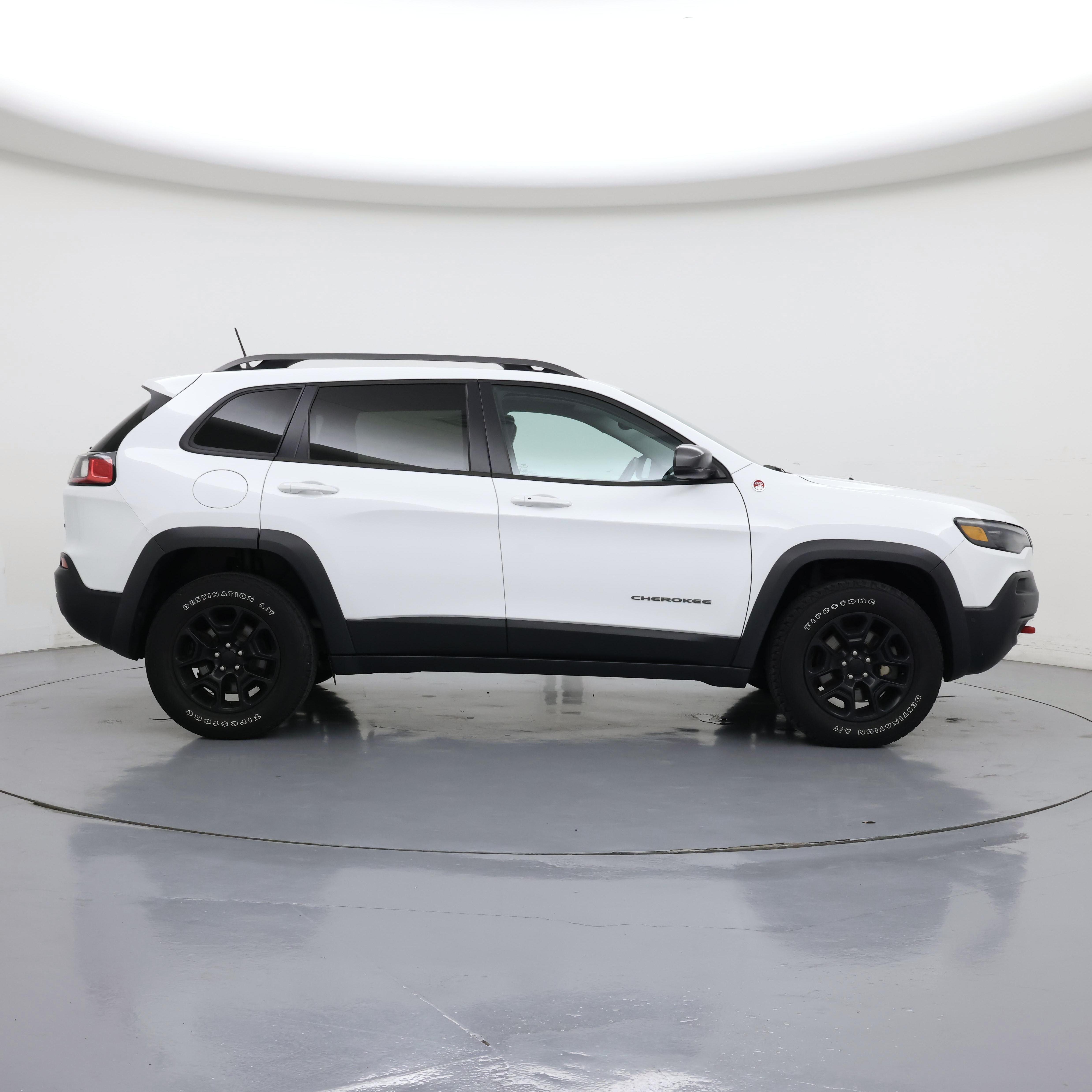 Thumbnail: 2019 Jeep Cherokee - 7