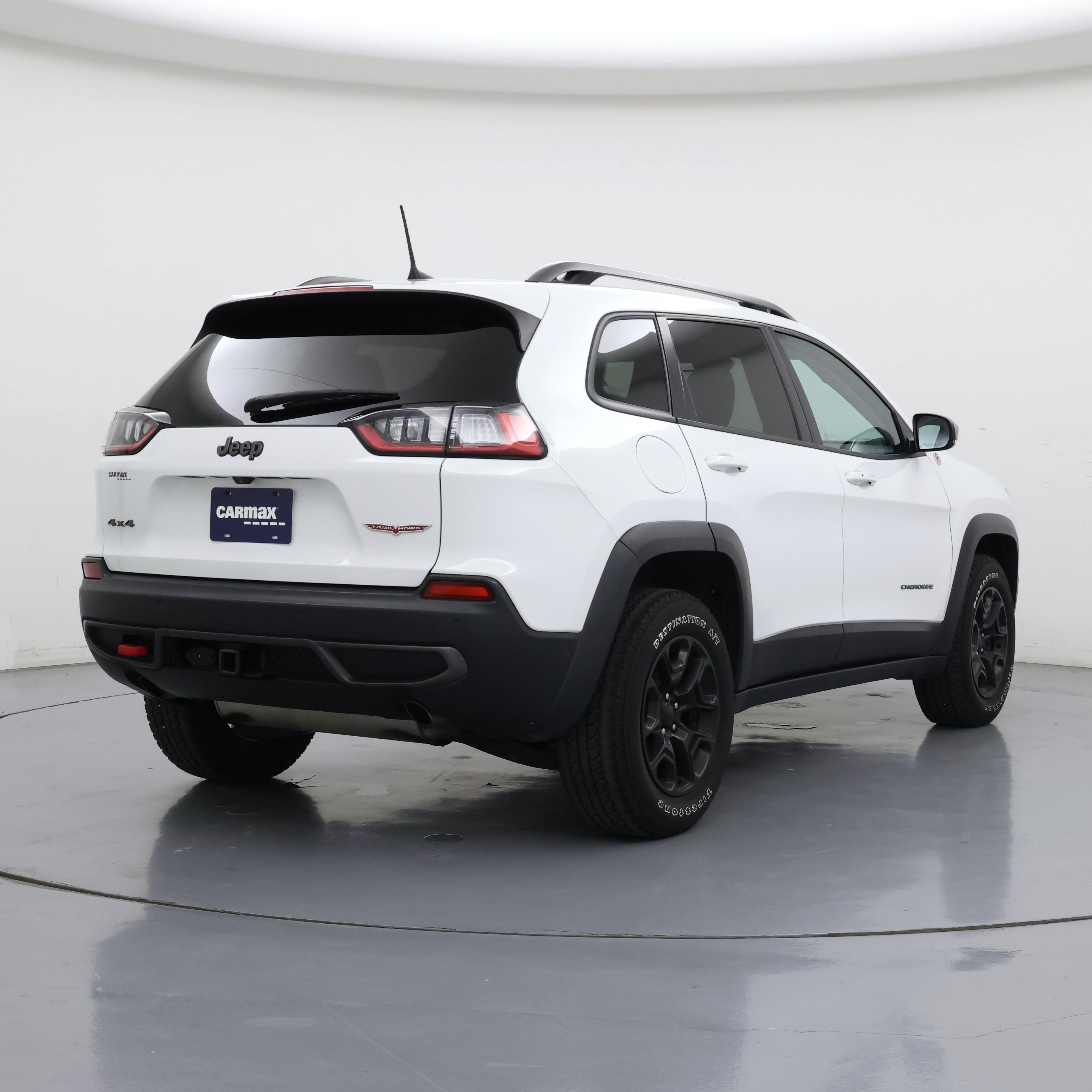 Thumbnail: 2019 Jeep Cherokee - 8