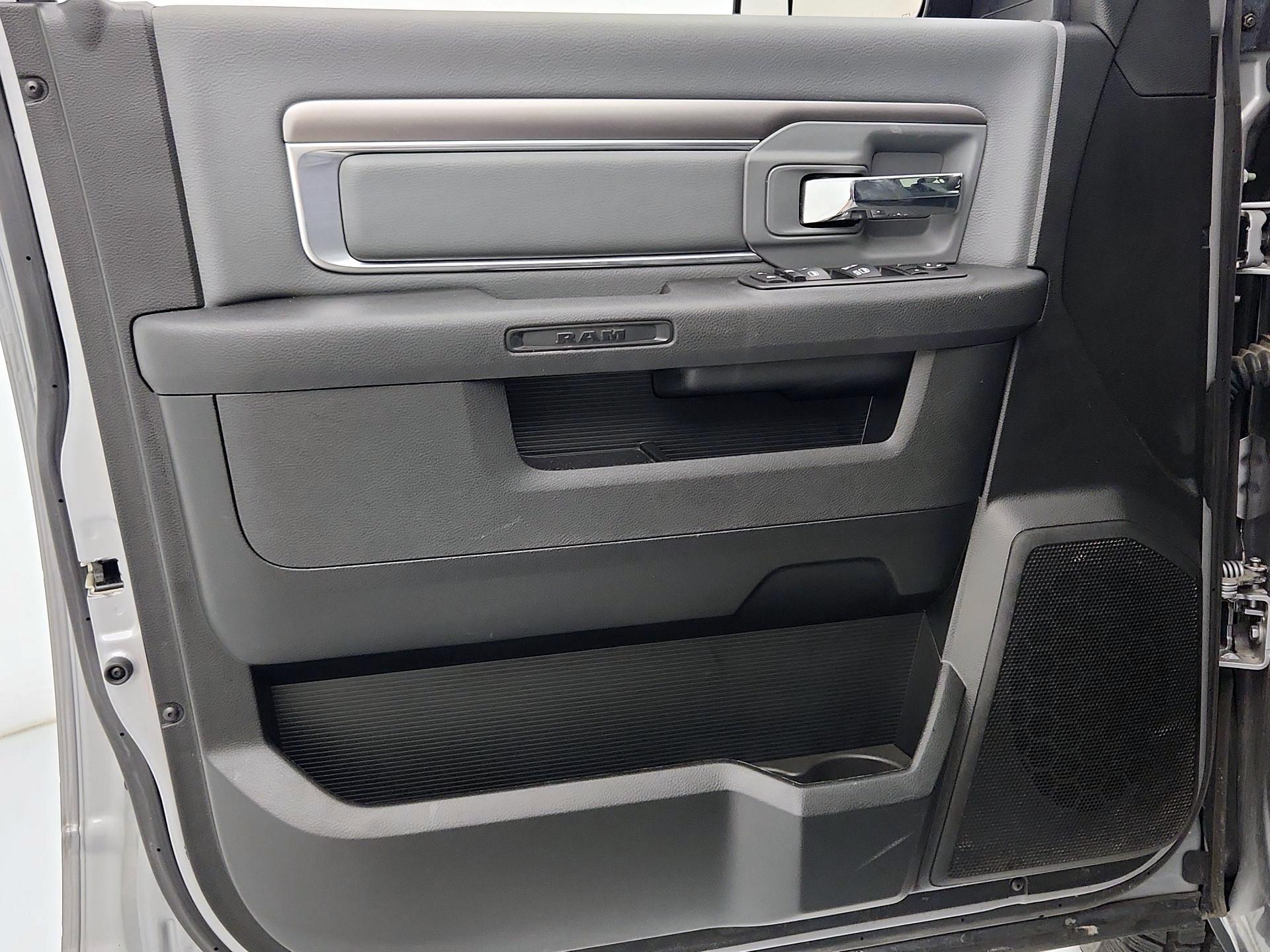 Thumbnail: 2023 RAM 1500 Classic - 12