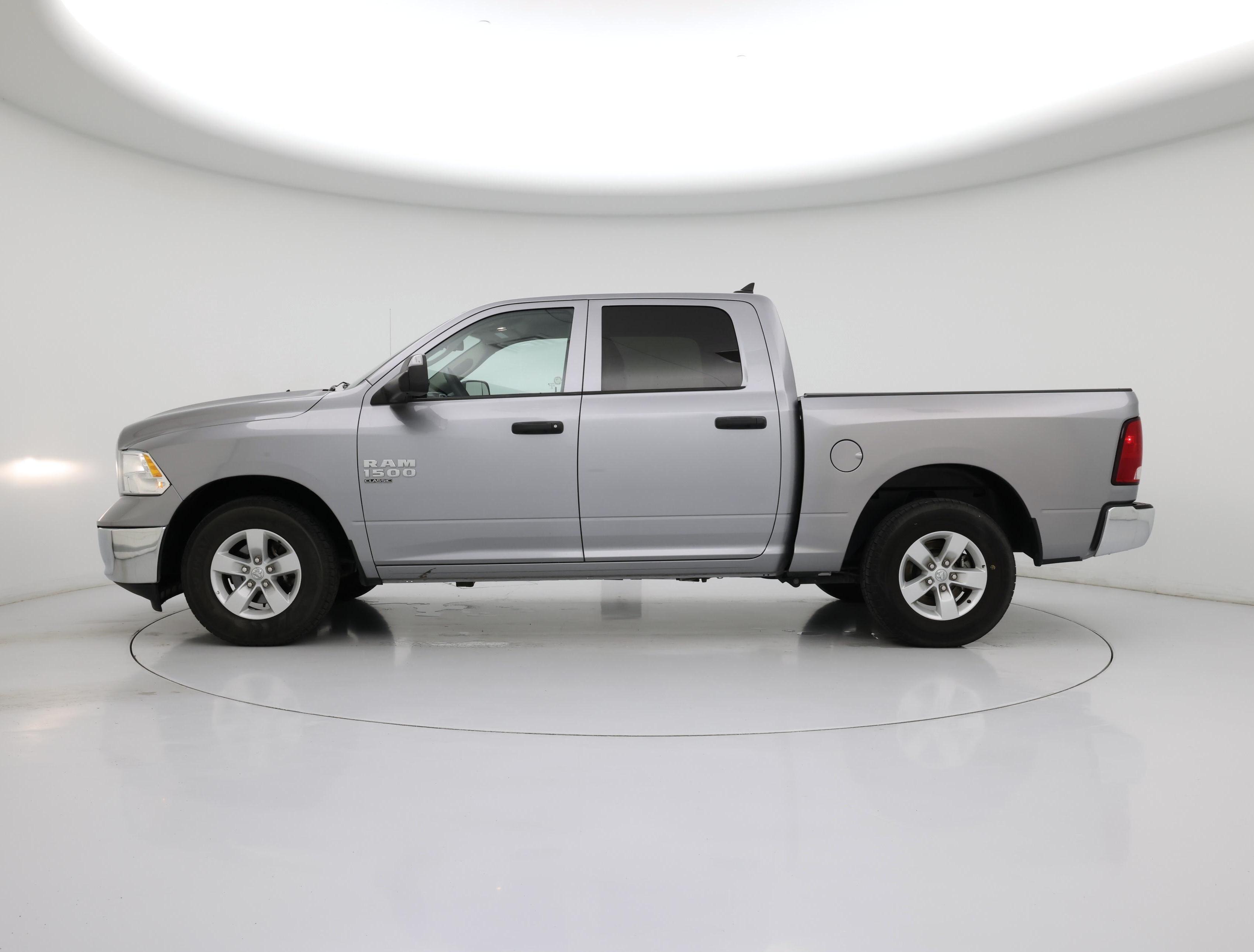 Thumbnail: 2023 RAM 1500 Classic - 3