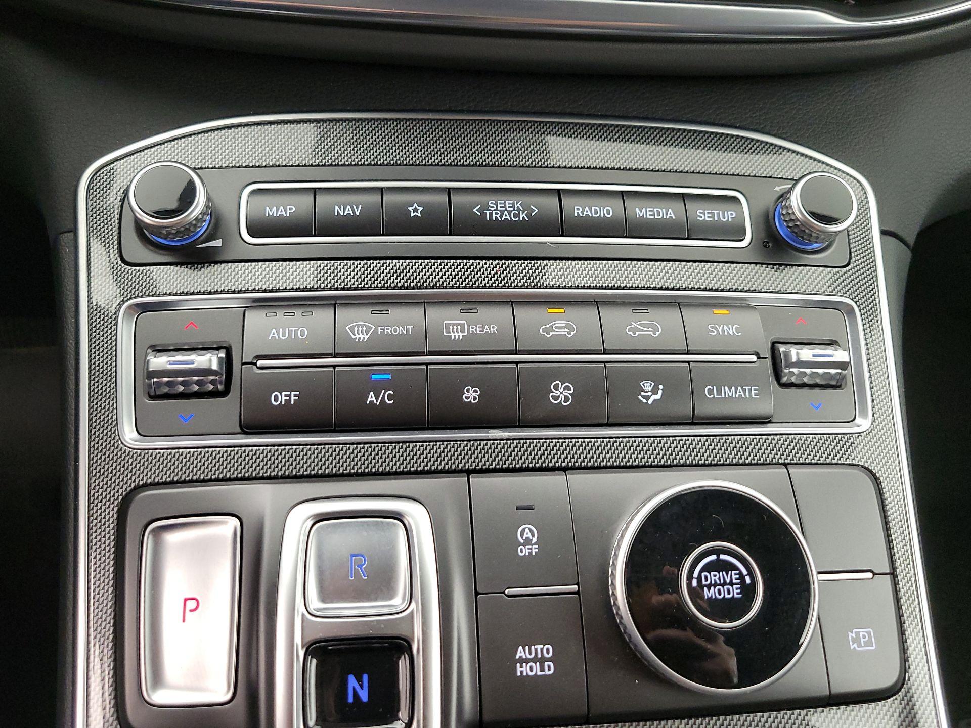 Thumbnail: 2023 Hyundai Santa Fe - 17