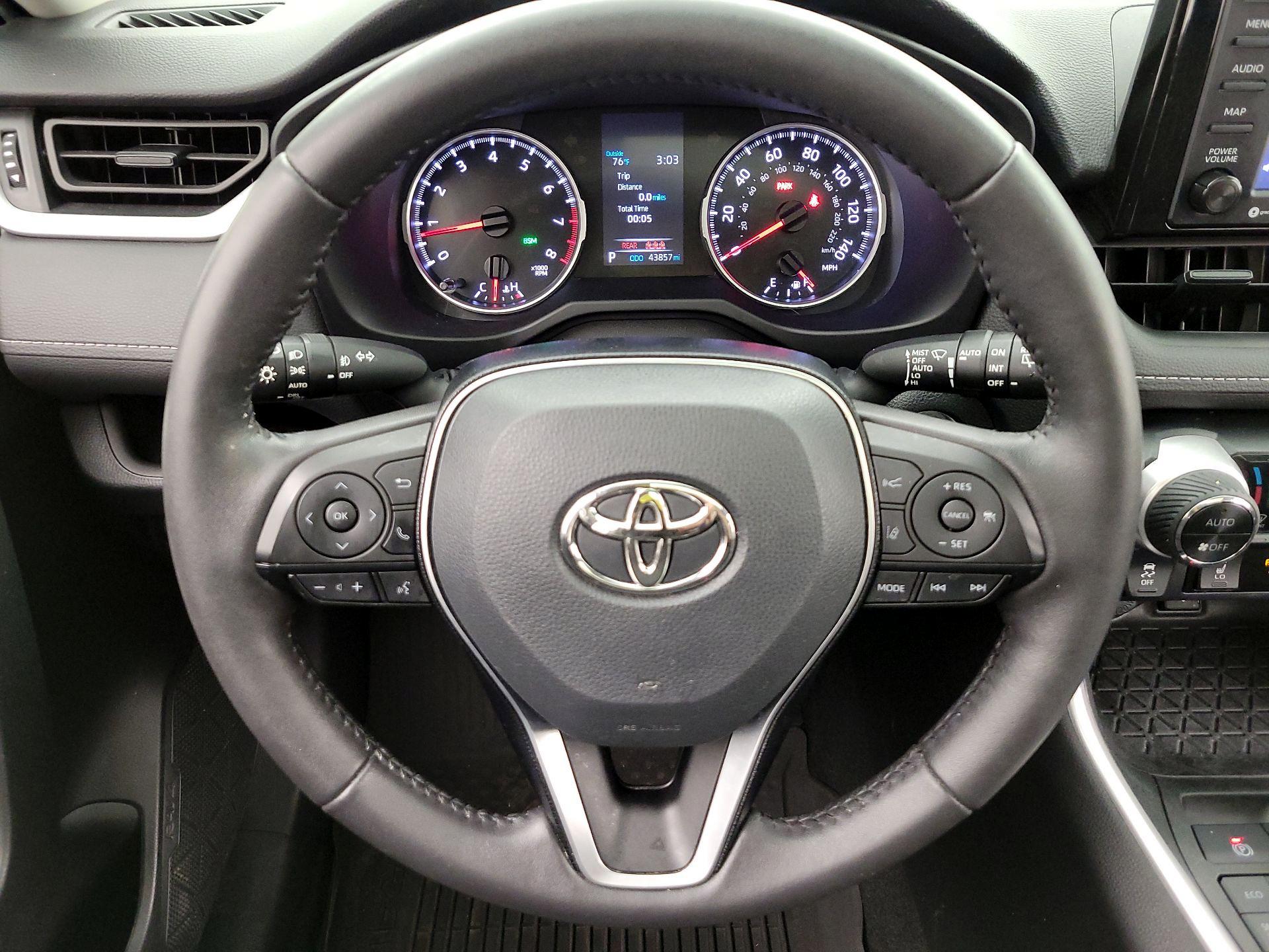 Thumbnail: 2021 Toyota RAV4 - 10