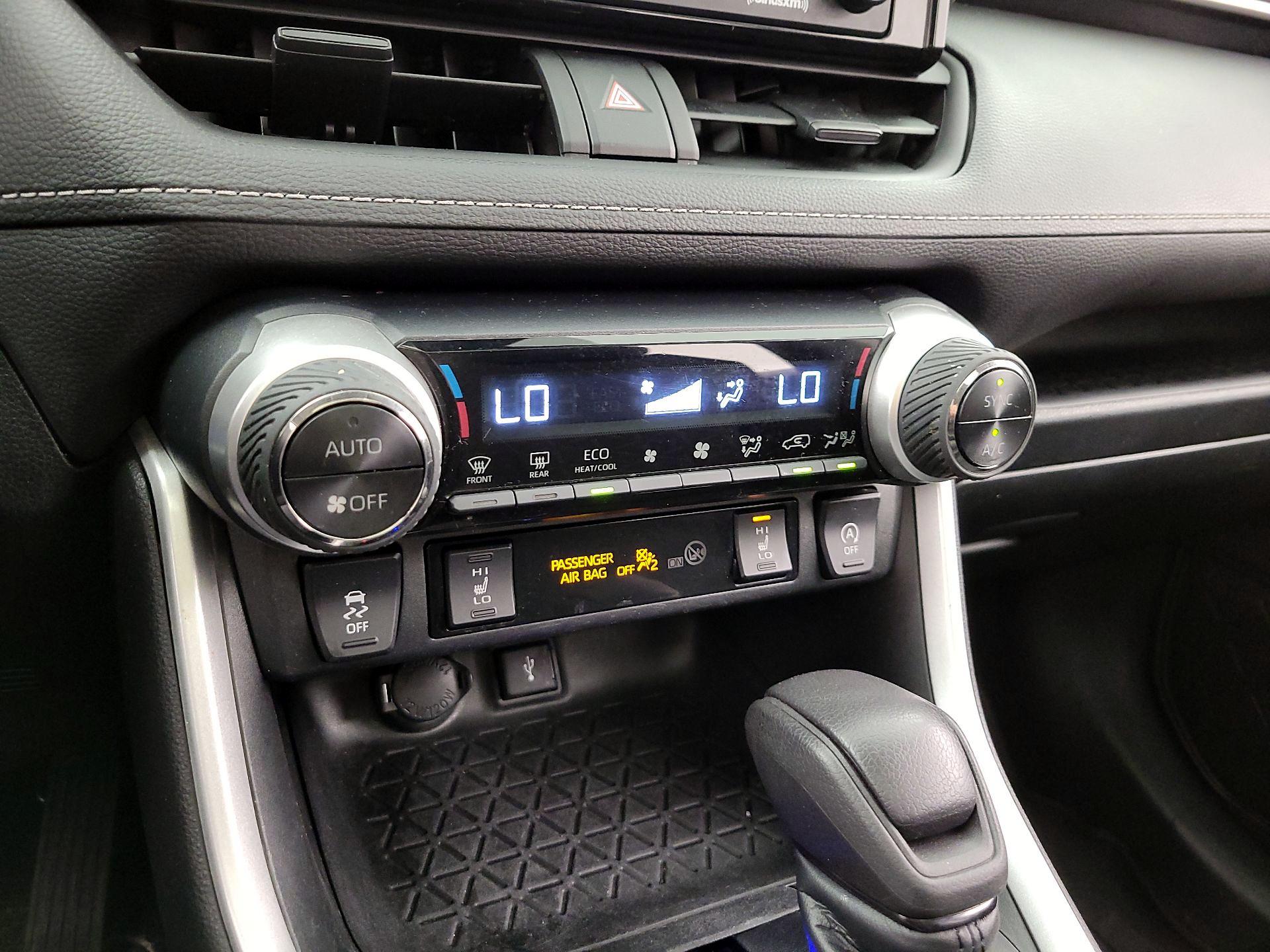 Thumbnail: 2021 Toyota RAV4 - 16