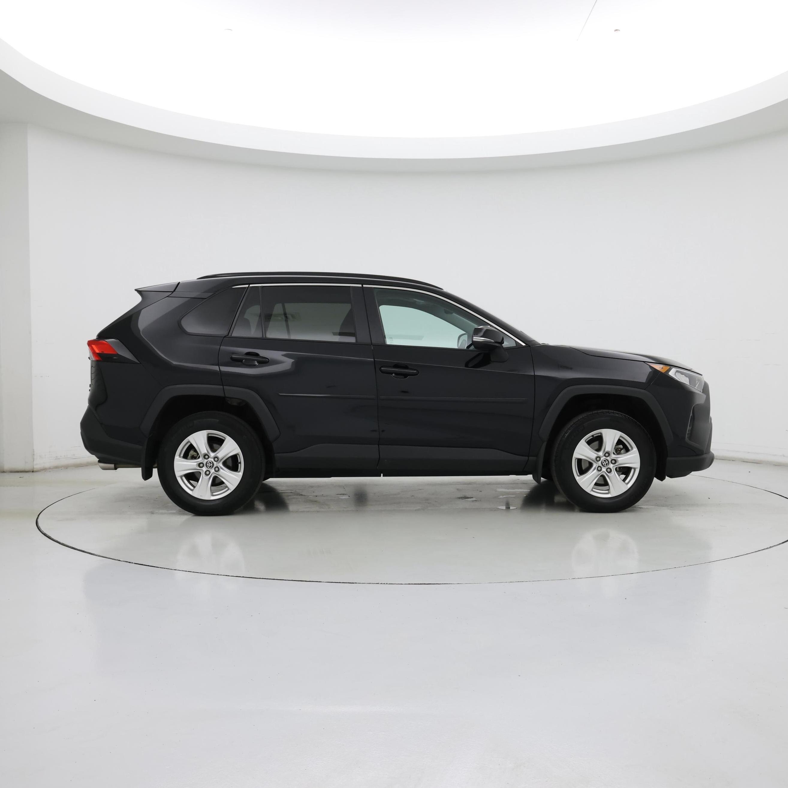 Thumbnail: 2021 Toyota RAV4 - 7