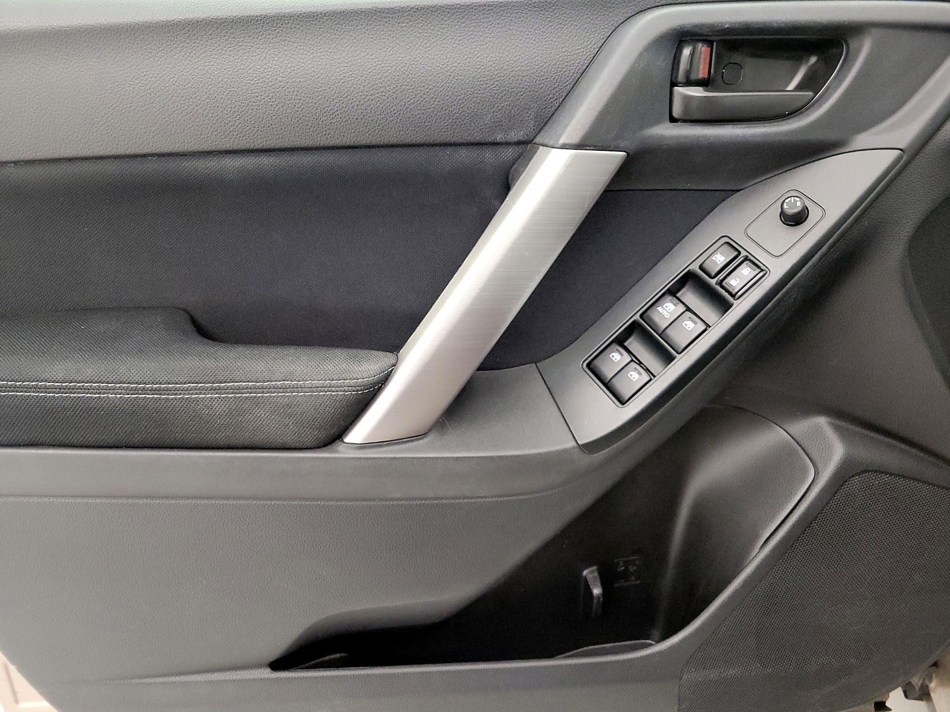 Thumbnail: 2015 Subaru Forester - 12