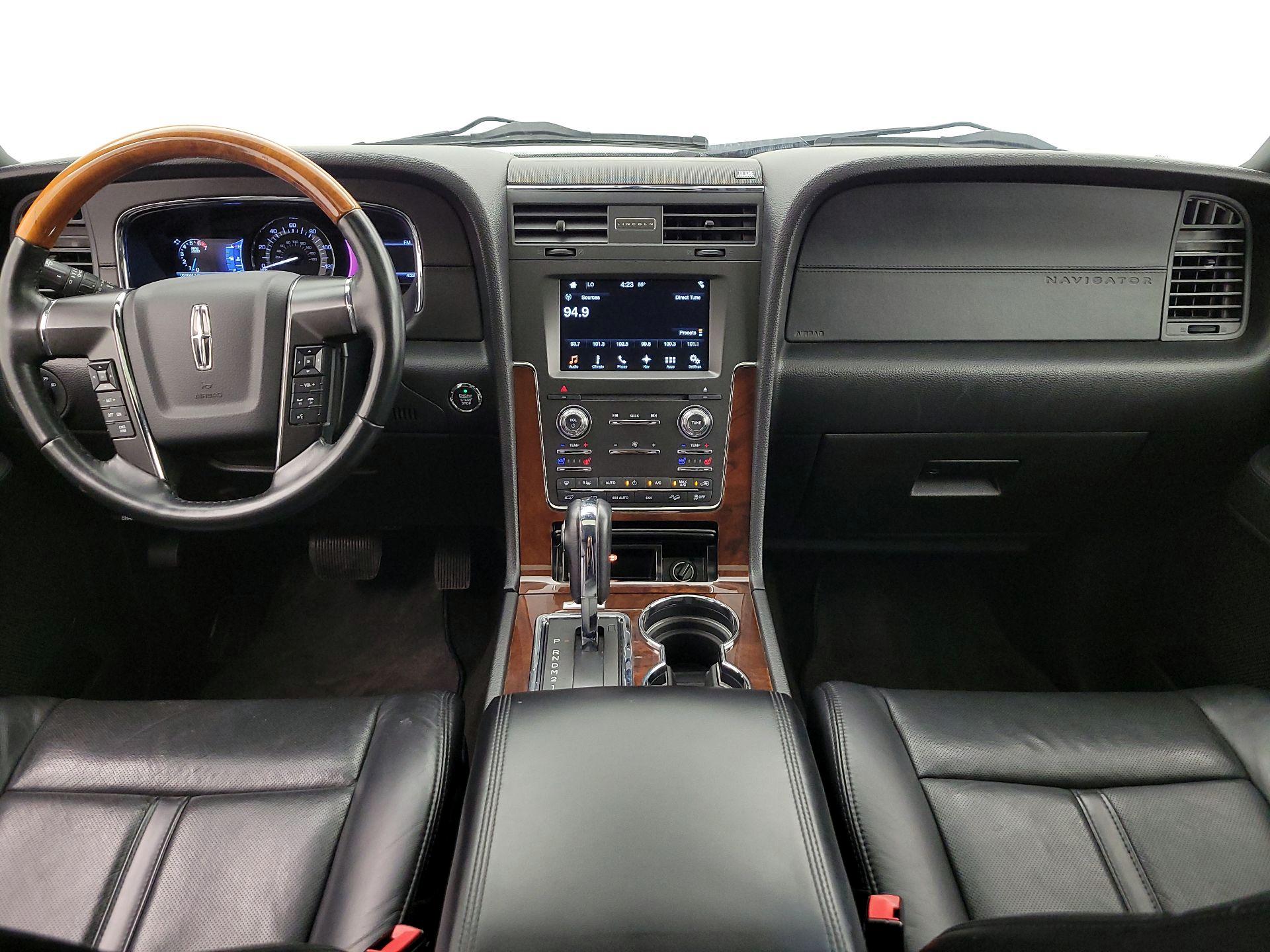 Thumbnail: 2016 Lincoln Navigator - 9