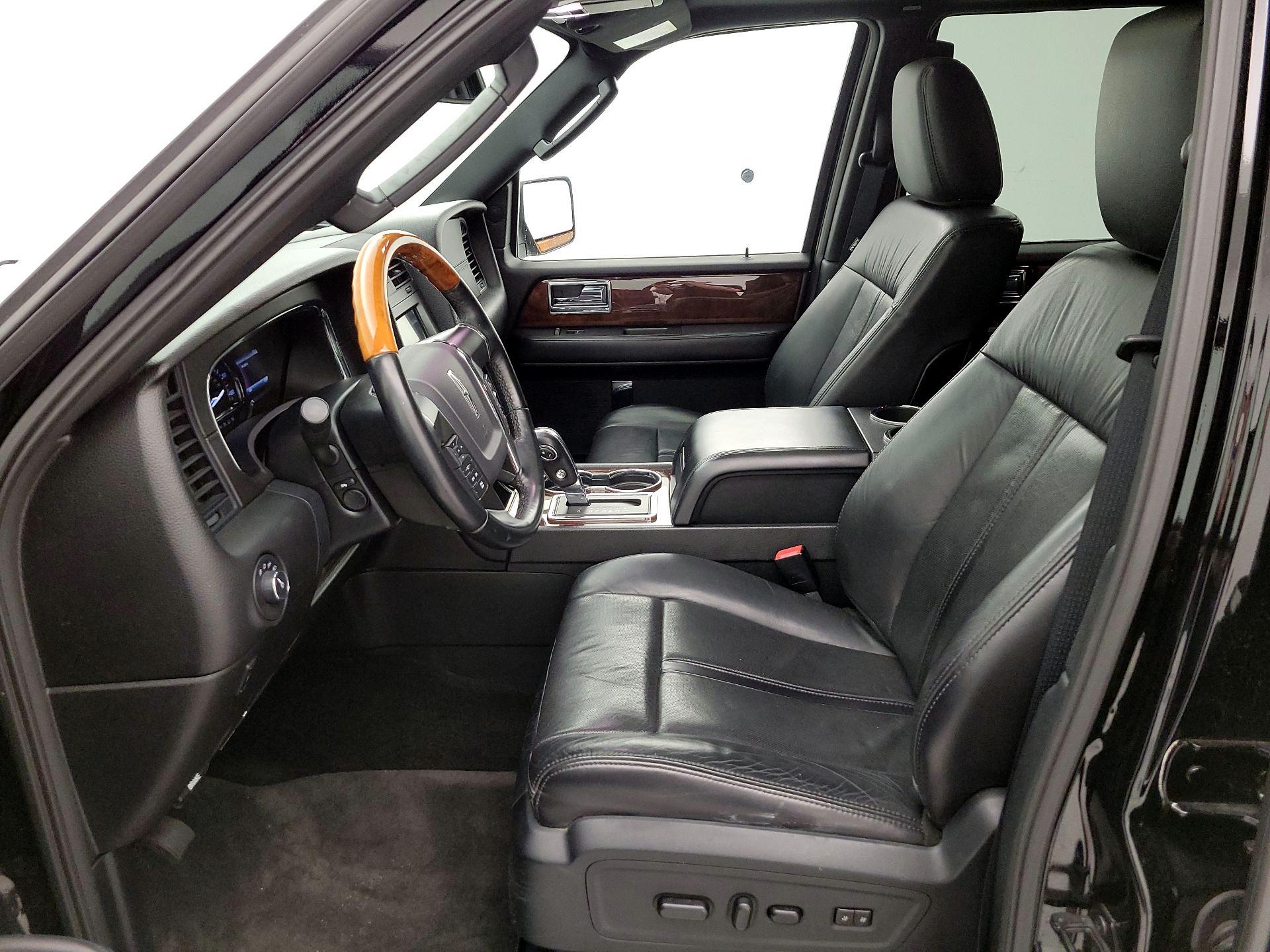 Thumbnail: 2016 Lincoln Navigator - 11