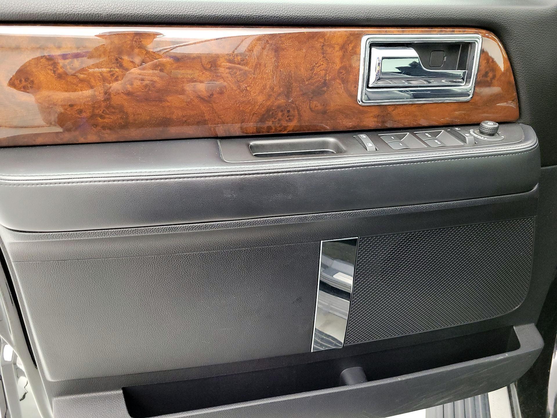 Thumbnail: 2016 Lincoln Navigator - 12
